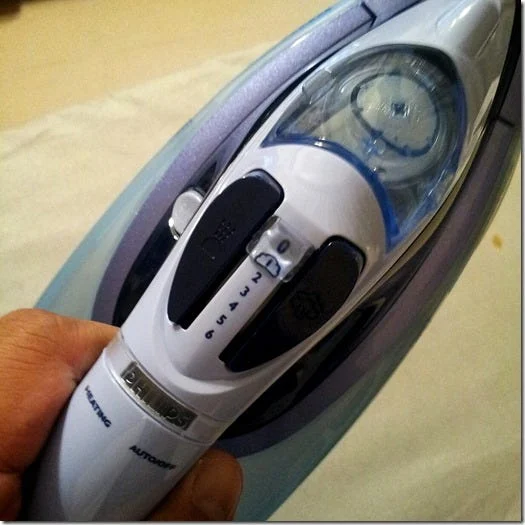 2012 快速開箱文 飛利浦 Philips Azur GC4865 熨斗 - 這裡胡說 JL TALKS 2012 快速開箱文 飛利浦 Philips Azur GC4865 熨斗 - 這裡胡說 JL TALKS