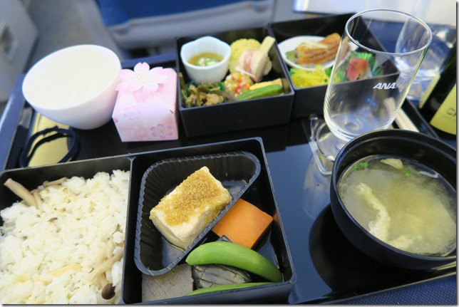 全日空:ANA 767 區域商務艙 TPE-NRT 2015–07 - 這裡胡說 JL TALKS 全日空:ANA 767 區域商務艙 TPE-NRT 2015–07 - 這裡胡說 JL TALKS