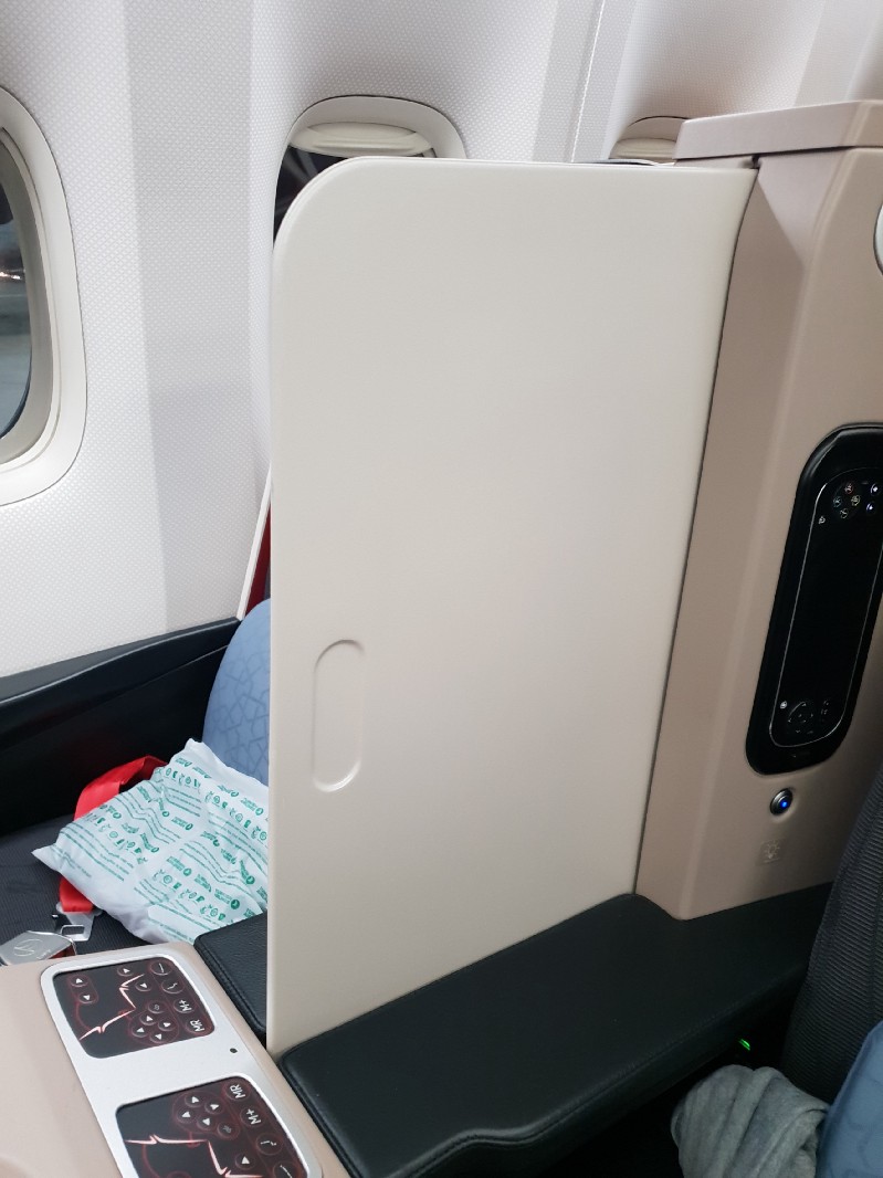 土耳其航空 777/738 商務艙紀錄 TPE-IST-AGP 馬拉加 伊斯坦堡 2019 - 這裡胡說 JL TALKS