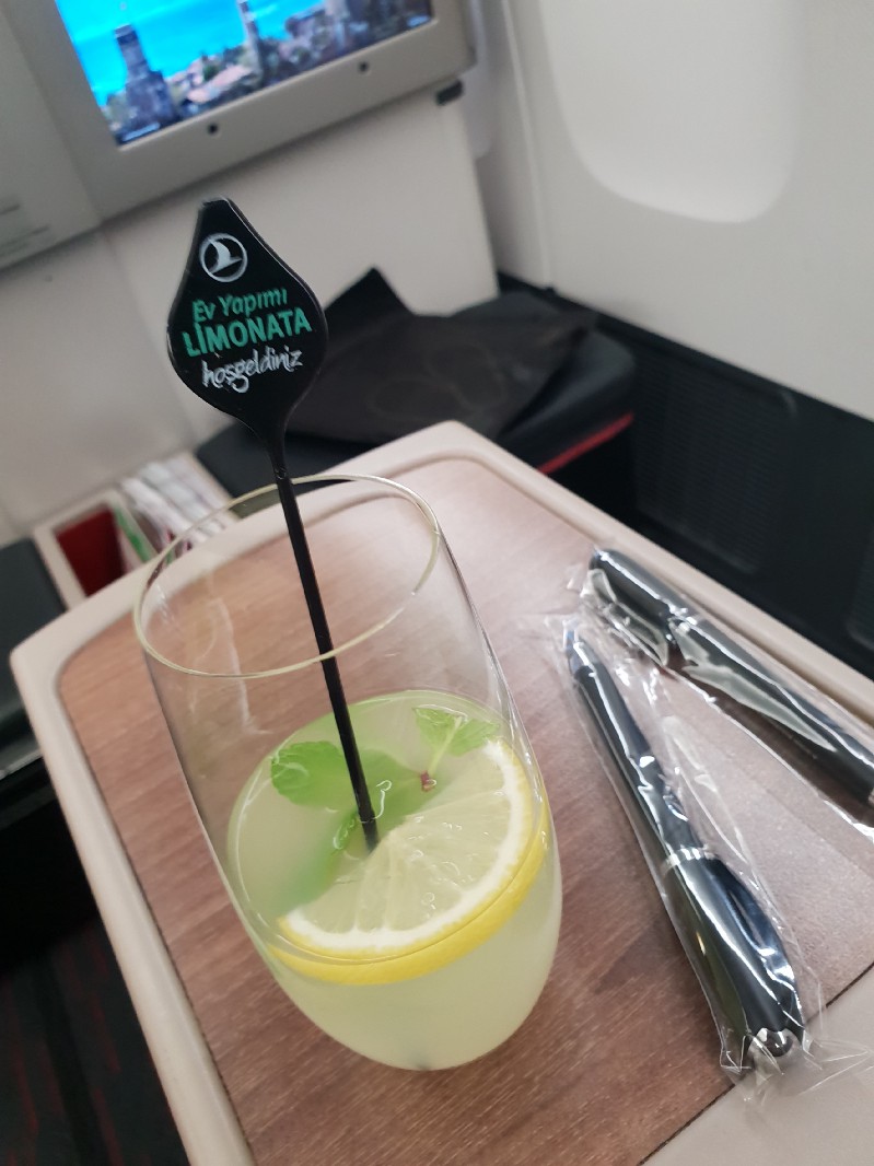 土耳其航空 777/738 商務艙紀錄 TPE-IST-AGP 馬拉加 伊斯坦堡 2019 - 這裡胡說 JL TALKS