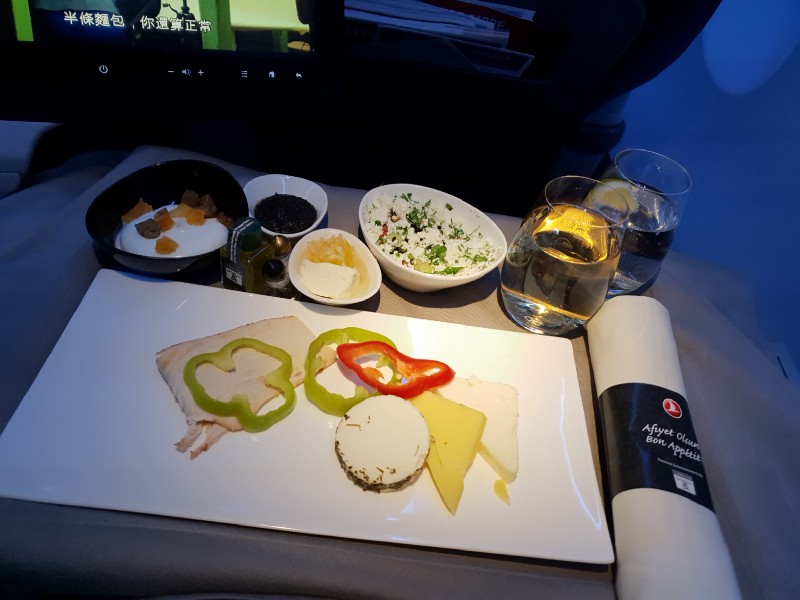 土耳其航空 777/738 商務艙紀錄 TPE-IST-AGP 馬拉加 伊斯坦堡 2019：第二段的飛行是IST到AGP