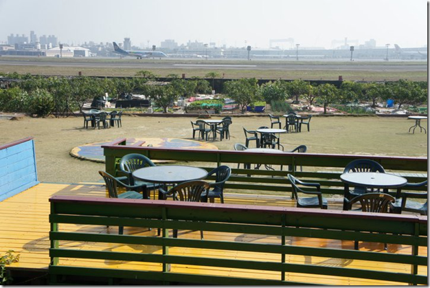 2011 食記>高雄小港機場 老爸機場咖啡 選用 Lavazza咖啡豆 - 這裡胡說 JL TALKS