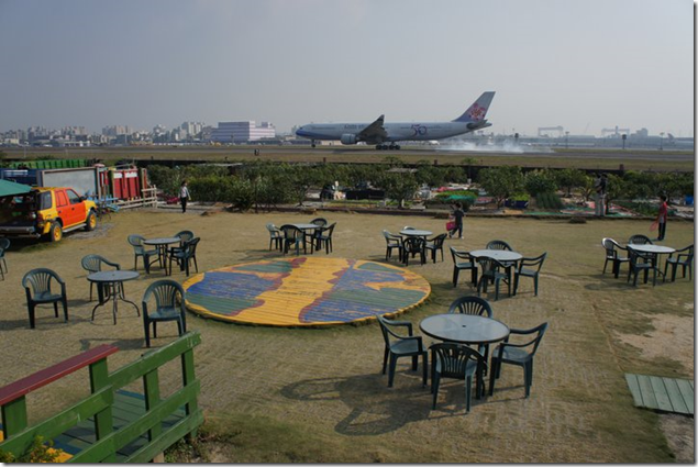 2011 食記>高雄小港機場 老爸機場咖啡 選用 Lavazza咖啡豆 - 這裡胡說 JL TALKS