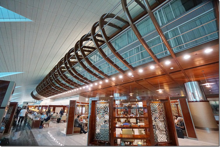 飛行記錄：阿聯酋 Emirates A380 商務艙 TPE-DXB-MAD 台北杜拜馬德里 DXB貴賓室：DXB 杜拜轉機