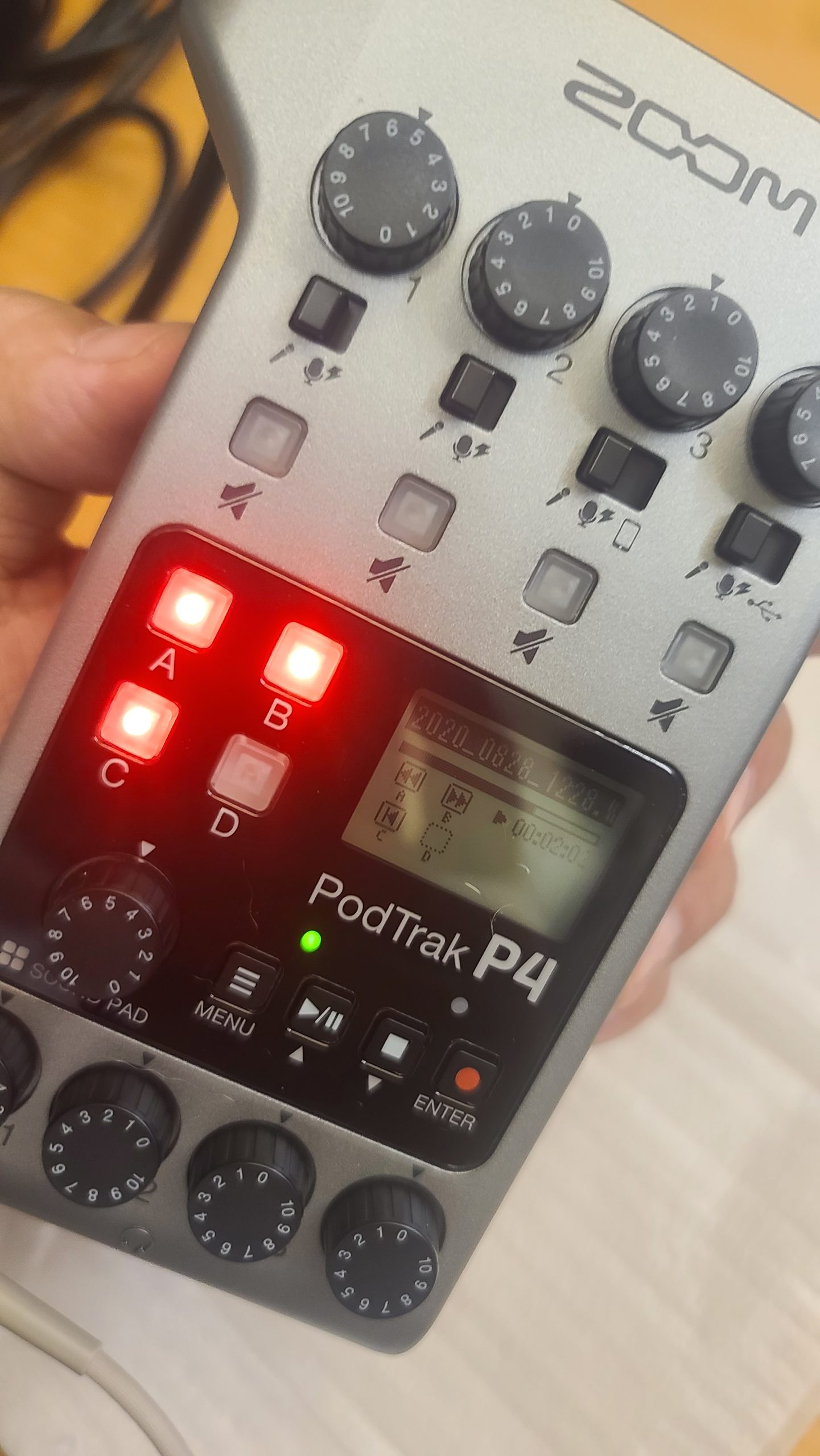 Zoom PodTrak P4 開箱記錄 - 這裡胡說 JL TALKS