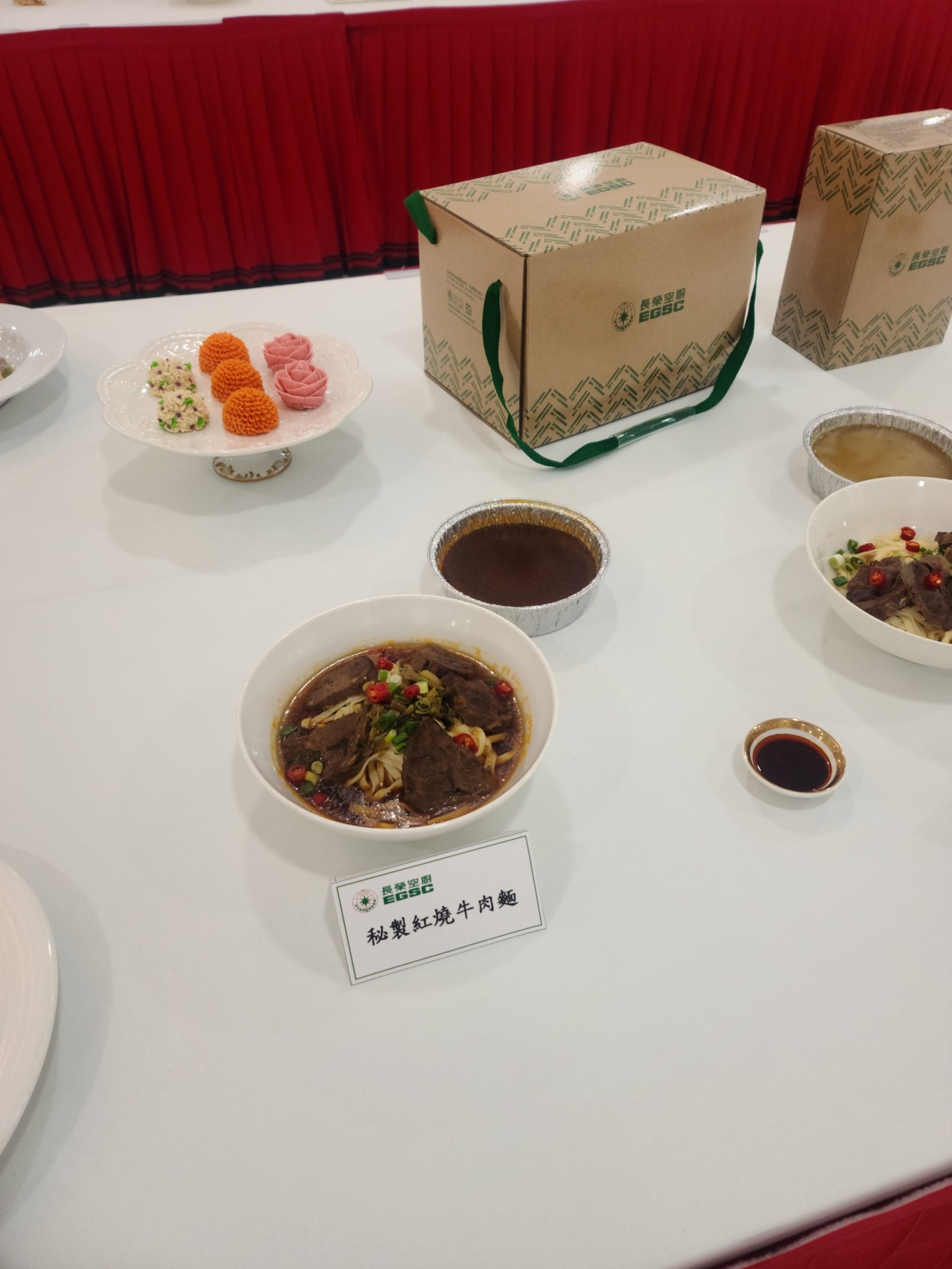 長榮空廚參訪：15年後重返！飛機餐從零到有的神秘步驟 /解鎖高規格食品安全秘訣/空廚內有航警！：空廚冷凍宅配料理
