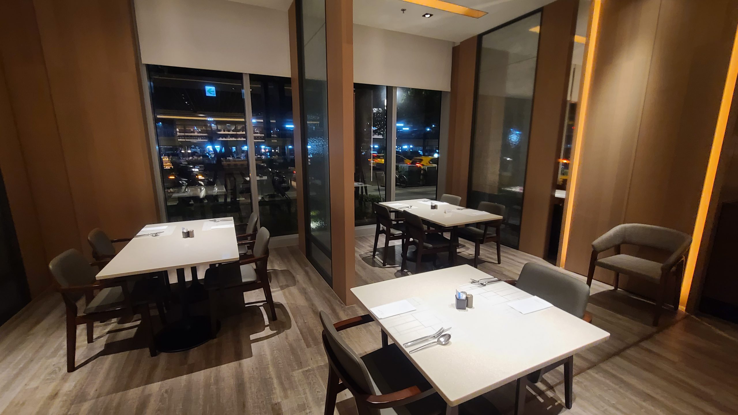 台北國泰萬怡MJ KITCHEN餐廳 挑嘴人的吃到飽餐廳 主廚還有外場廚師很有底子 - 這裡胡說 JL TALKS