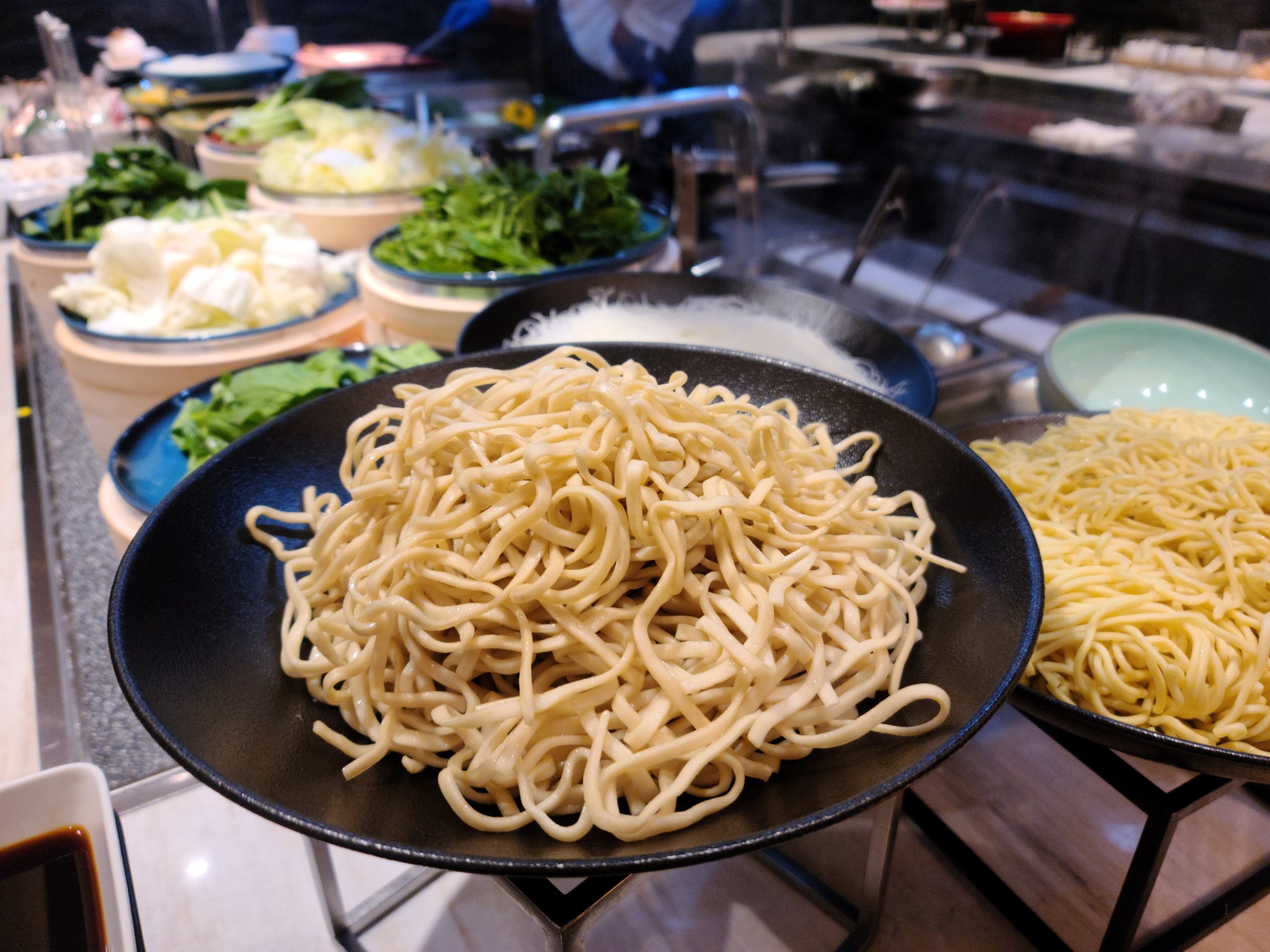 台北國泰萬怡MJ KITCHEN餐廳 挑嘴人的吃到飽餐廳 主廚還有外場廚師很有底子：現煮區