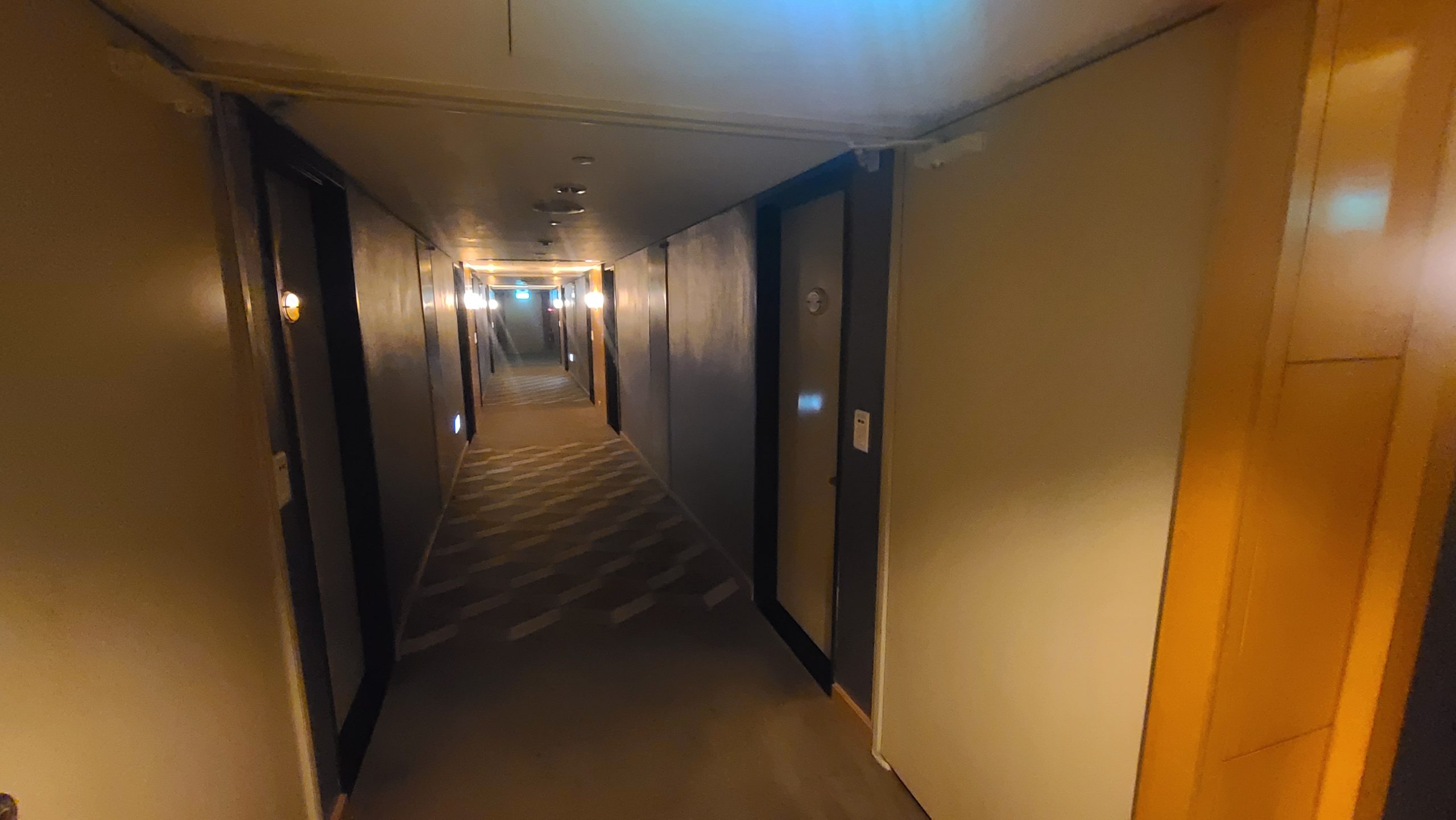 比較大型的房型的走道比較符合現在的飯店走道尺寸要求