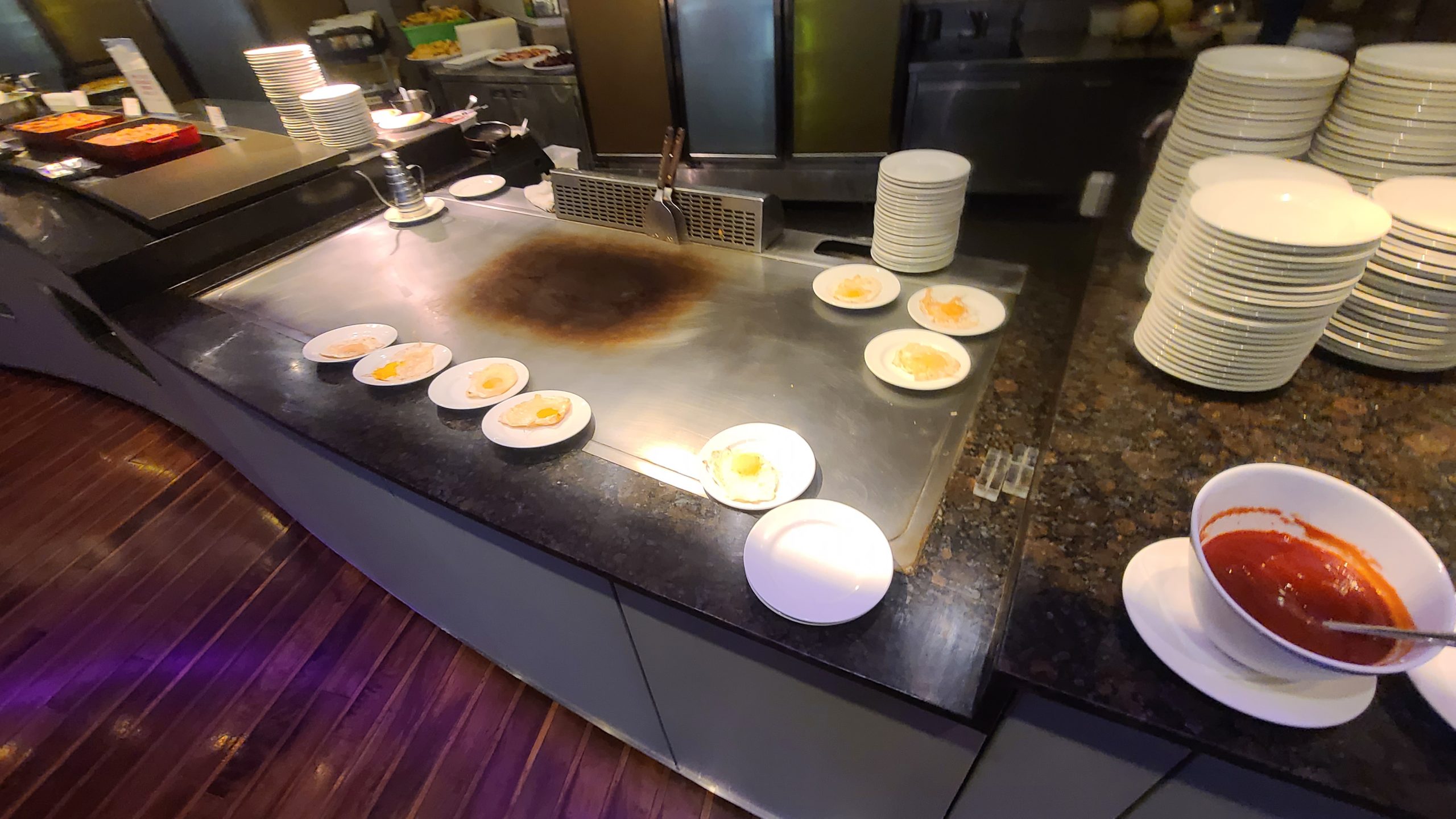 高雄國賓飯店 緊鄰愛河的老字號高雄飯店 歇業重蓋：早餐