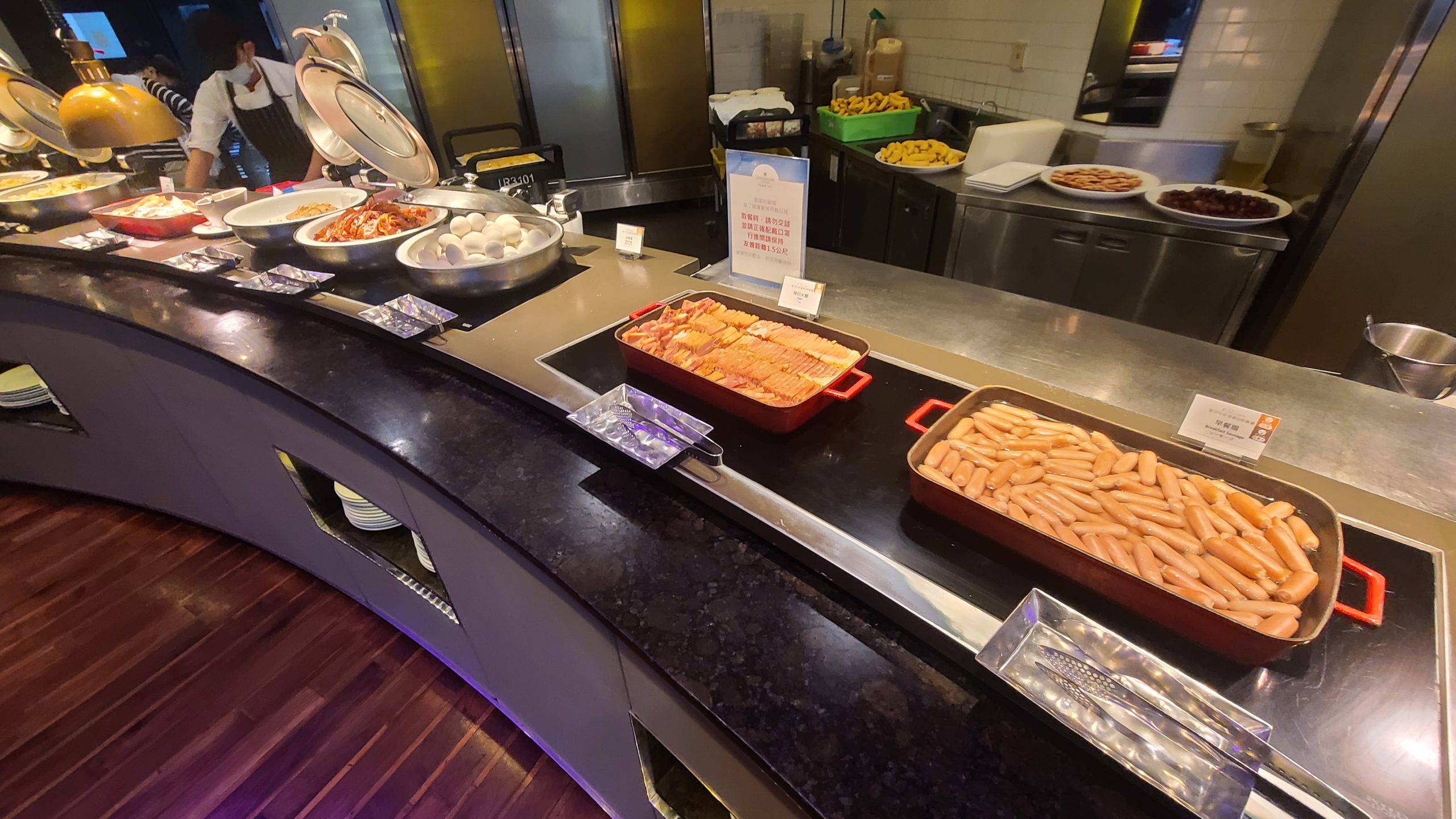 高雄國賓飯店 緊鄰愛河的老字號高雄飯店 歇業重蓋：早餐