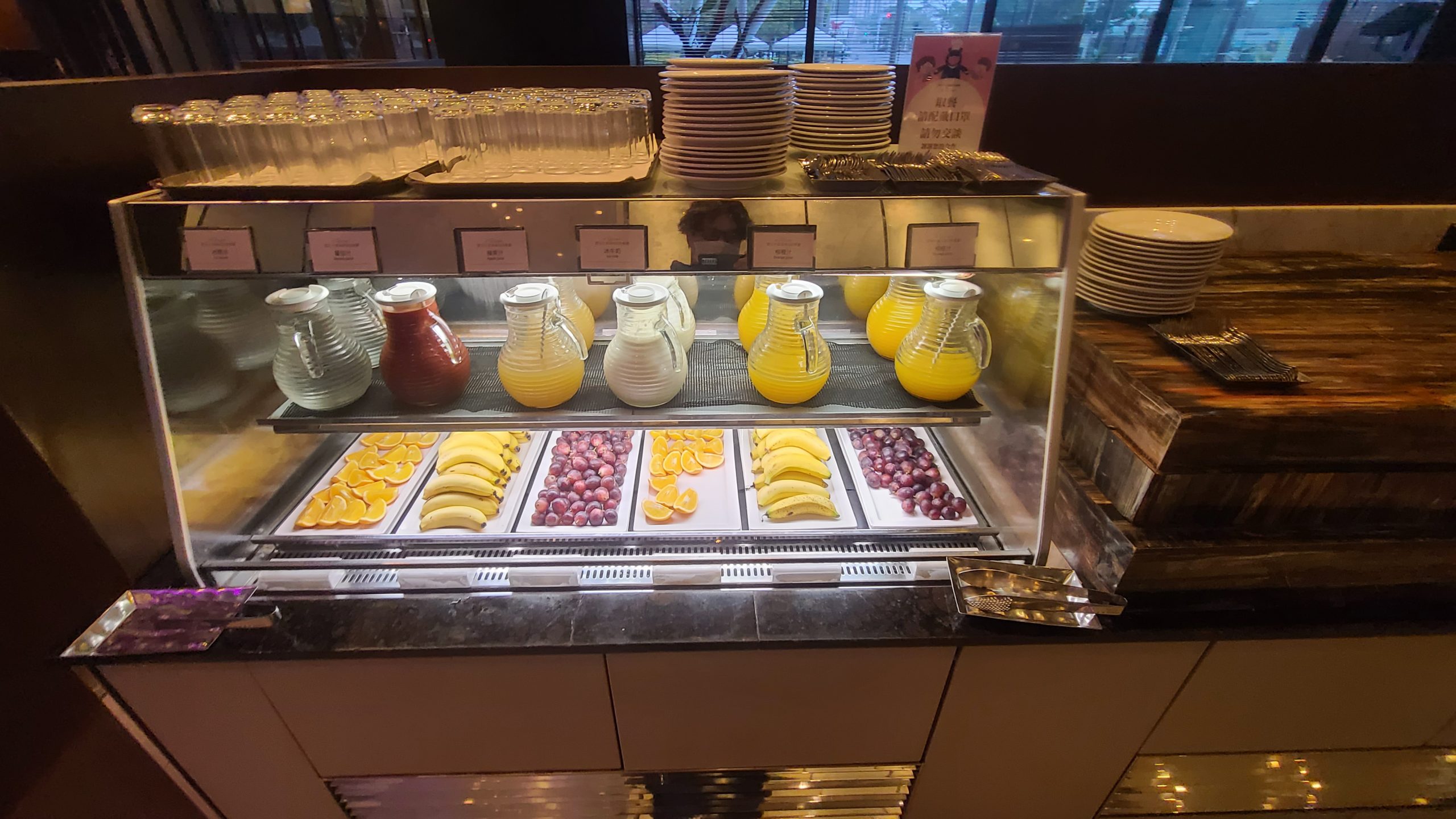 高雄國賓飯店 緊鄰愛河的老字號高雄飯店 歇業重蓋：早餐