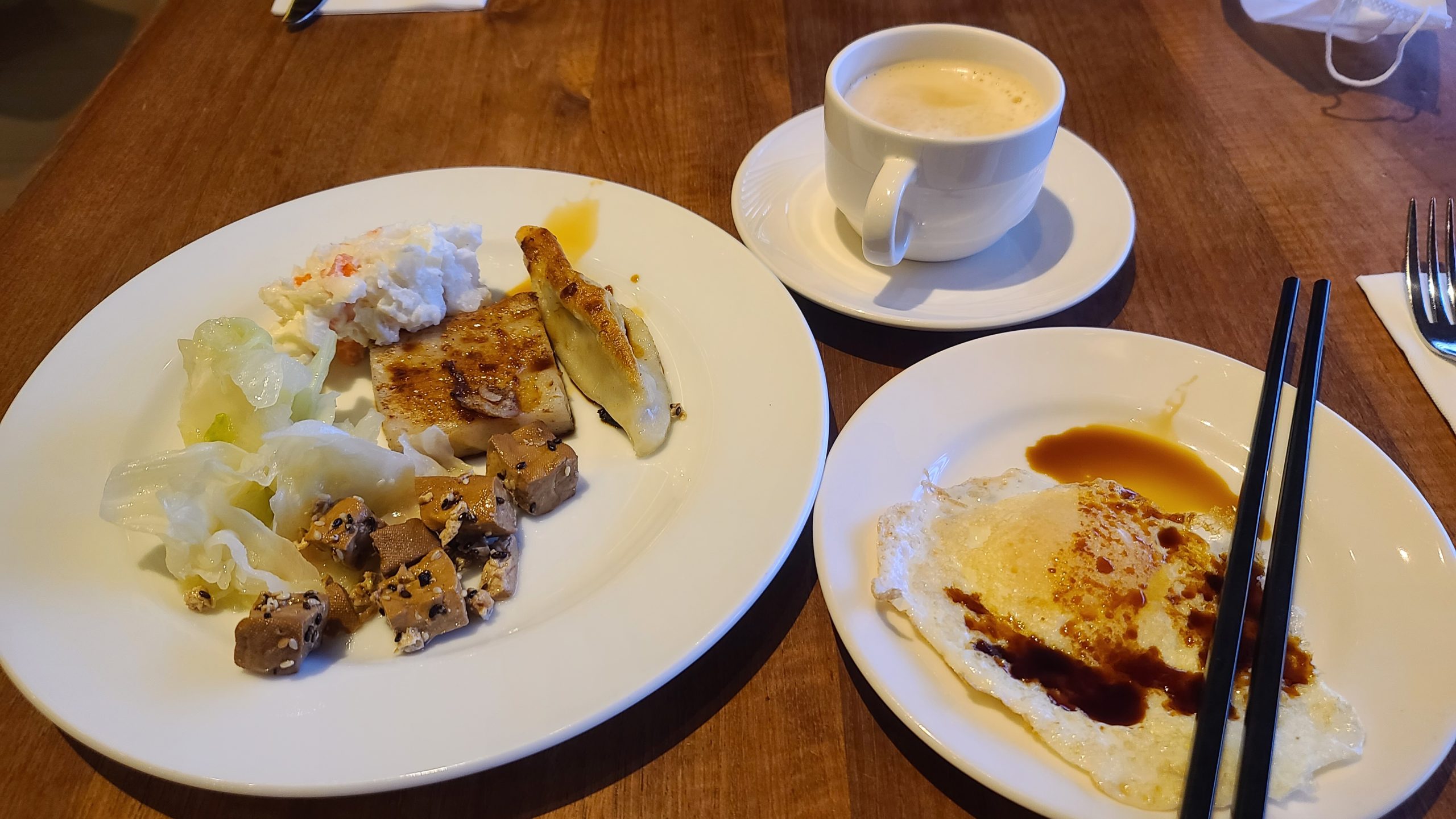 高雄國賓飯店 緊鄰愛河的老字號高雄飯店 歇業重蓋：早餐
