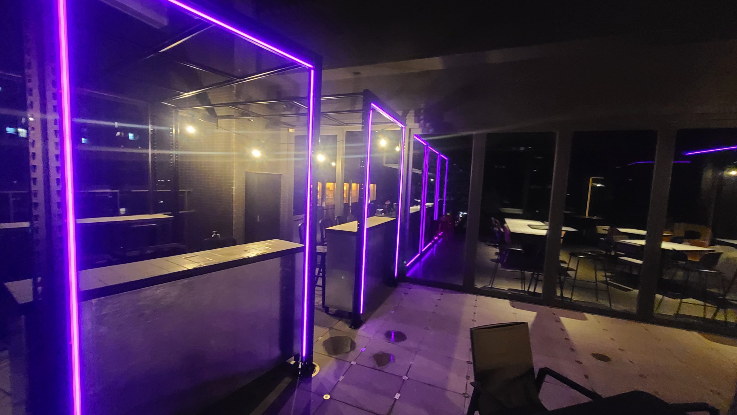 台灣第一間 MOXY 落腳台中 商旅跟青旅的變身 2022三訪記錄補完：樓頂酒吧