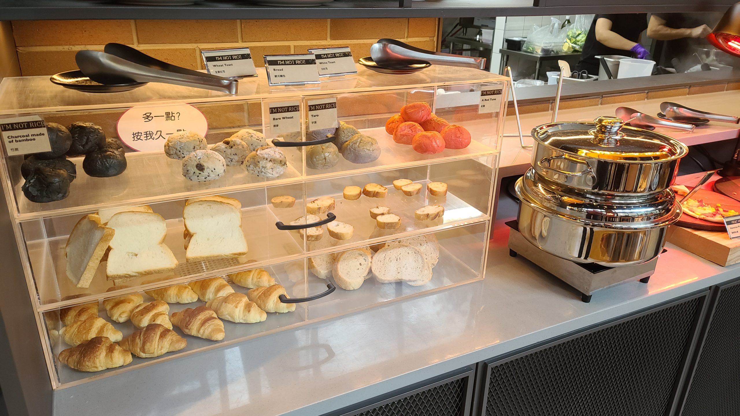 台灣第一間 MOXY 落腳台中 商旅跟青旅的變身 2022三訪記錄補完：早餐