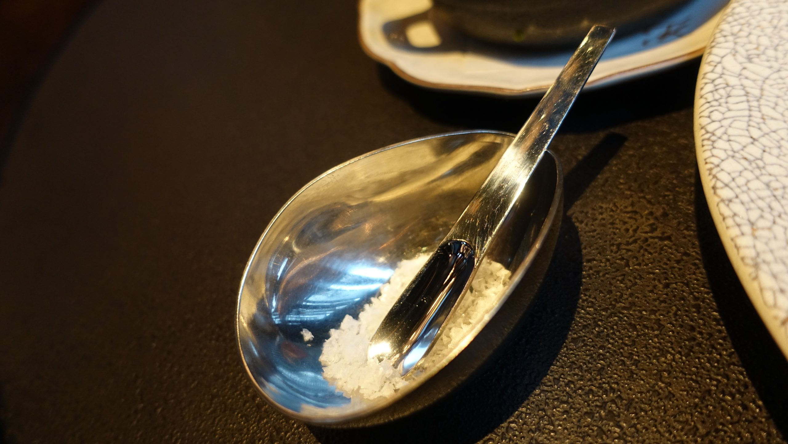 搭配牛排的海鹽，這個結晶體應該不錯的結晶片狀