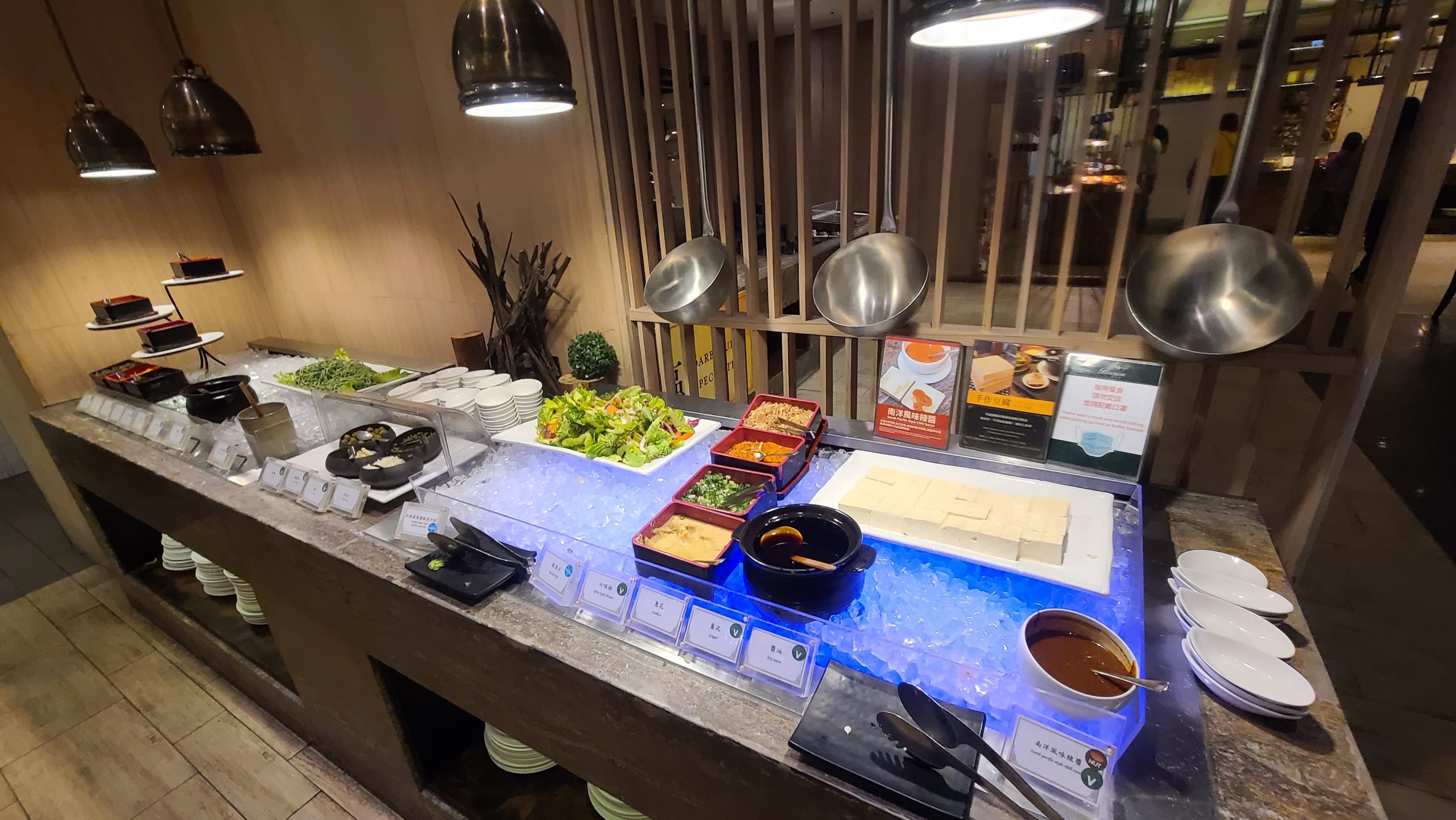 華信環台飛行 Day 5 飯店 台中金典酒店 / 第六市場：餐點