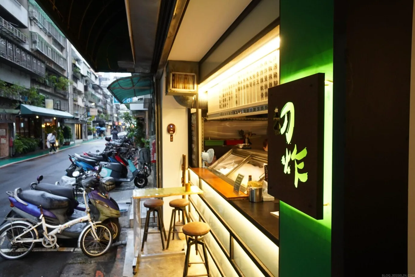 台北東區 初炸小食店 用西餐精神製作的鹽酥雞 - 這裡胡說 JL TALKS