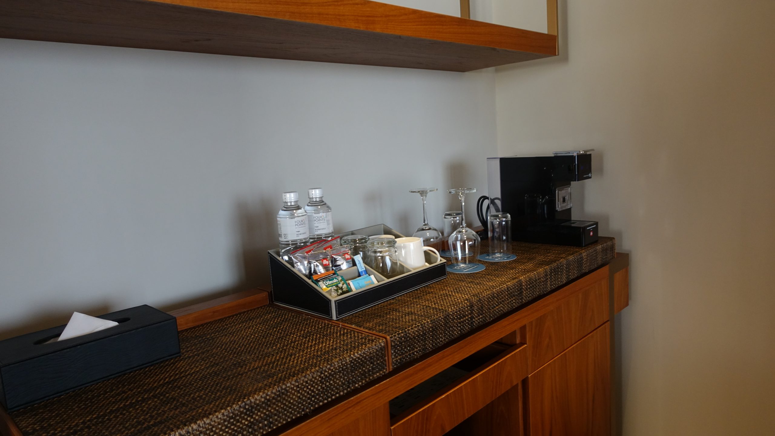 澎湖福朋喜來登 吉貝雅爵套房 澎湖第一間連鎖國際飯店：MINI BAR