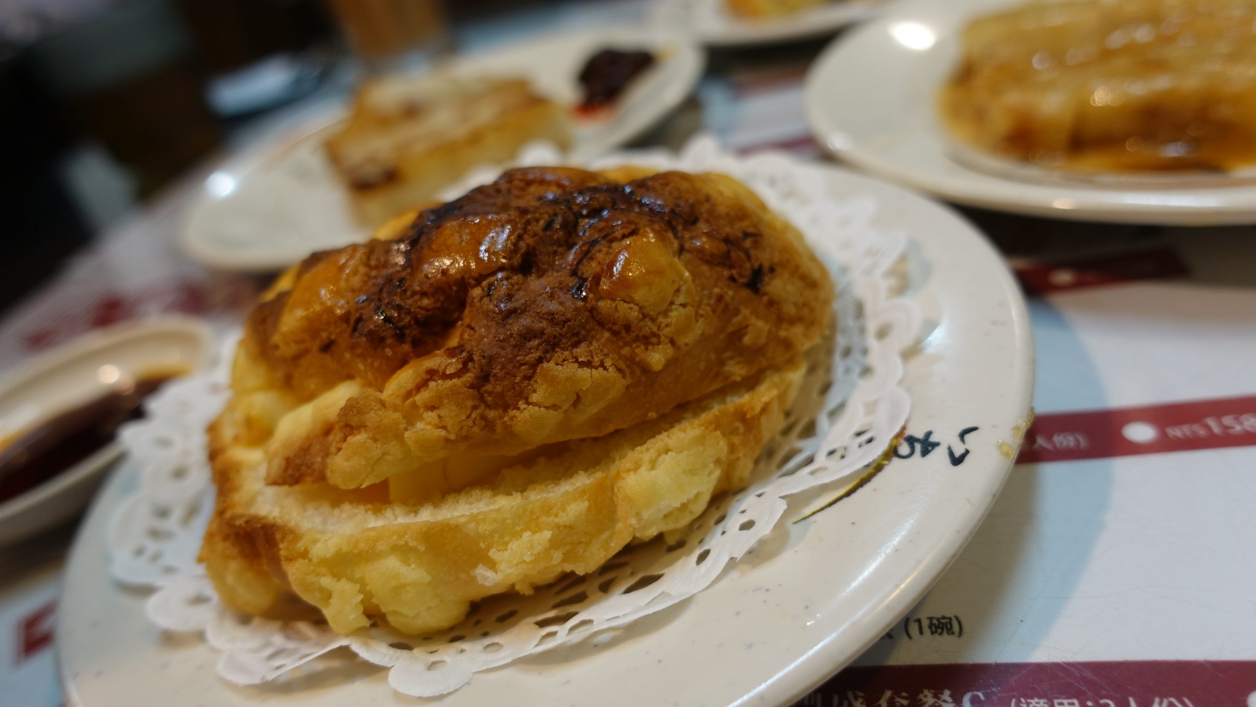 台北中山區 中山國中站鳳城燒臘 X 榮冠茶餐廳｜平價茶餐廳 X 好喝港奶、我愛油雞 - 這裡胡說 JL TALKS