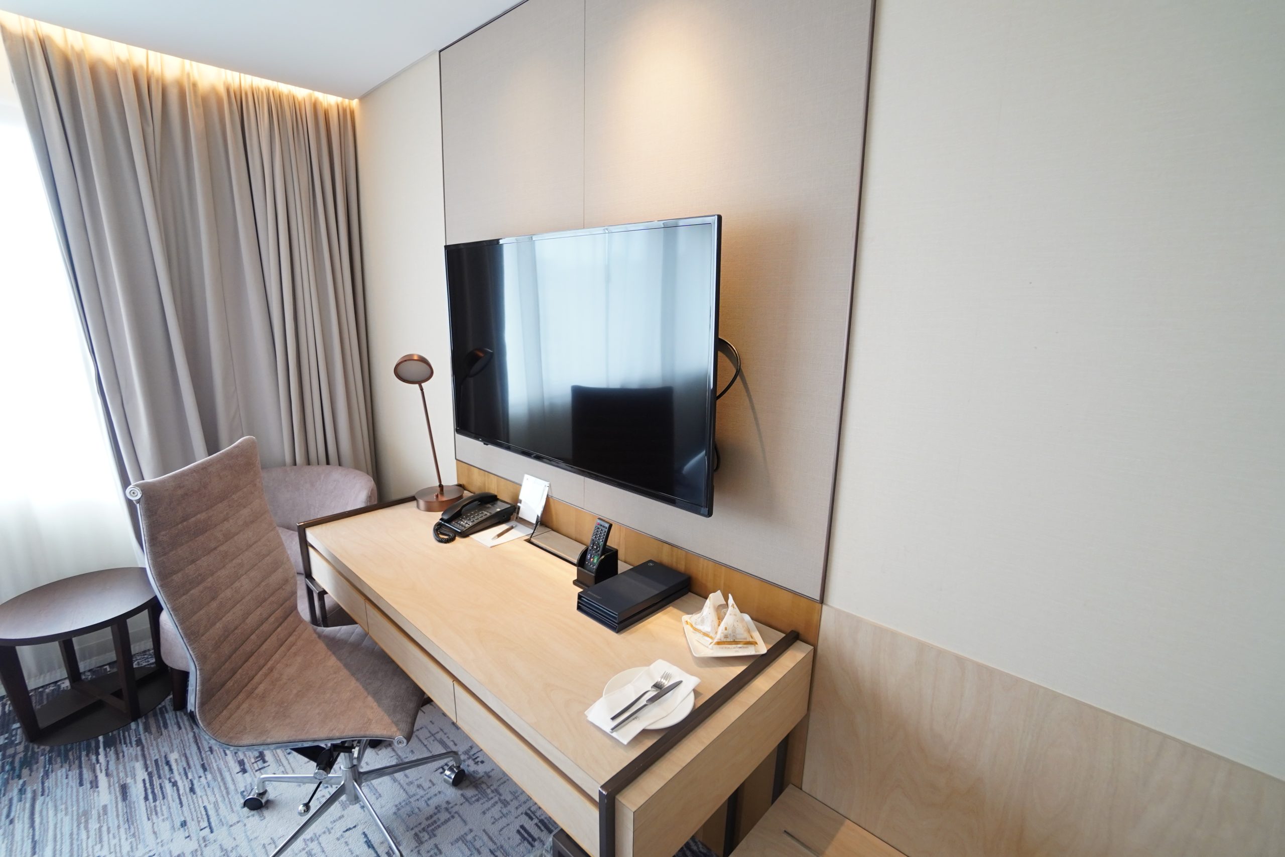 台北喜來登 Sheraton Grand Taipei 古早的來來飯店 政經核心距離北車最近的萬豪飯店：飯店房間