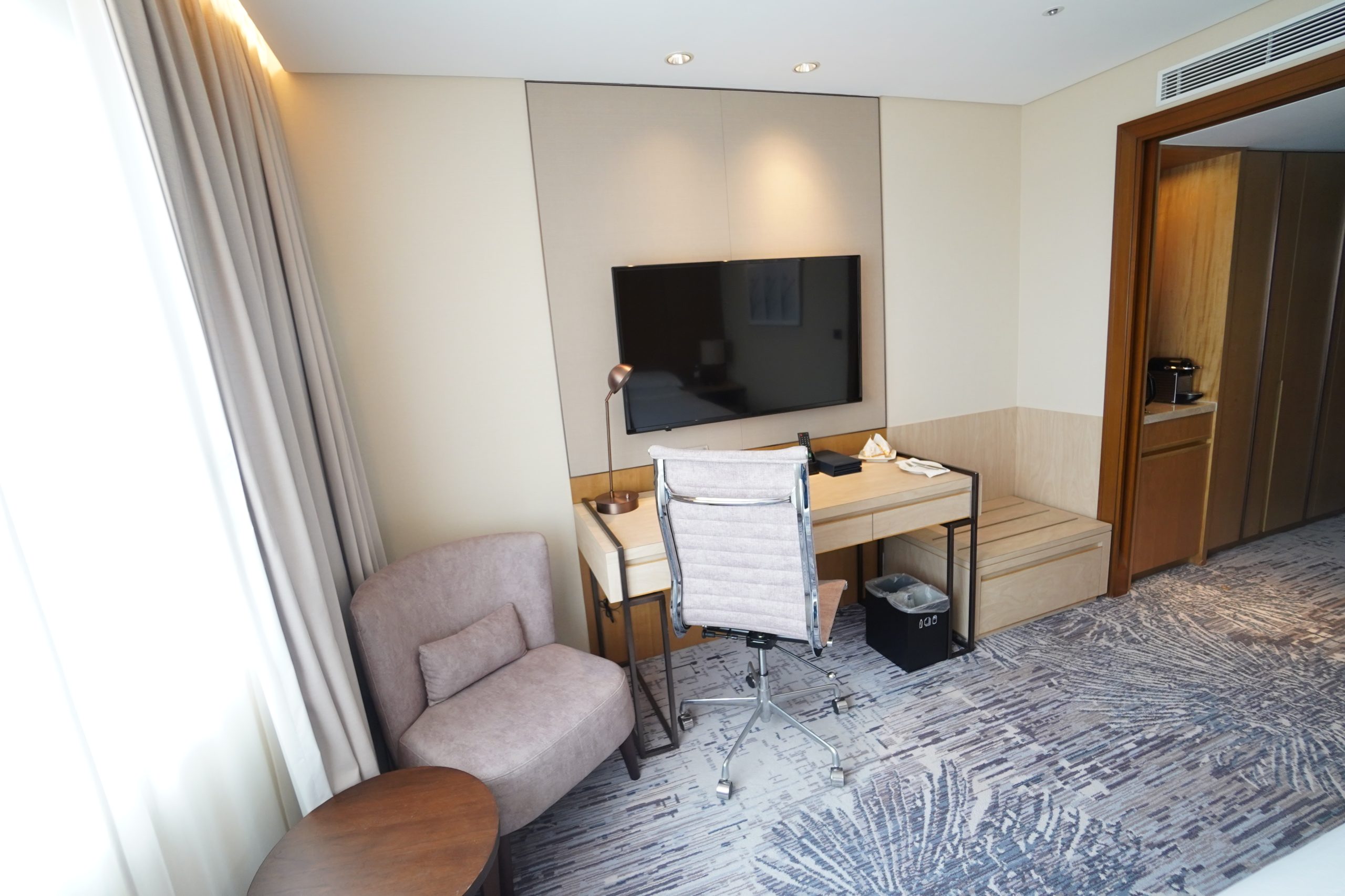 台北喜來登 Sheraton Grand Taipei 古早的來來飯店 政經核心距離北車最近的萬豪飯店：飯店房間