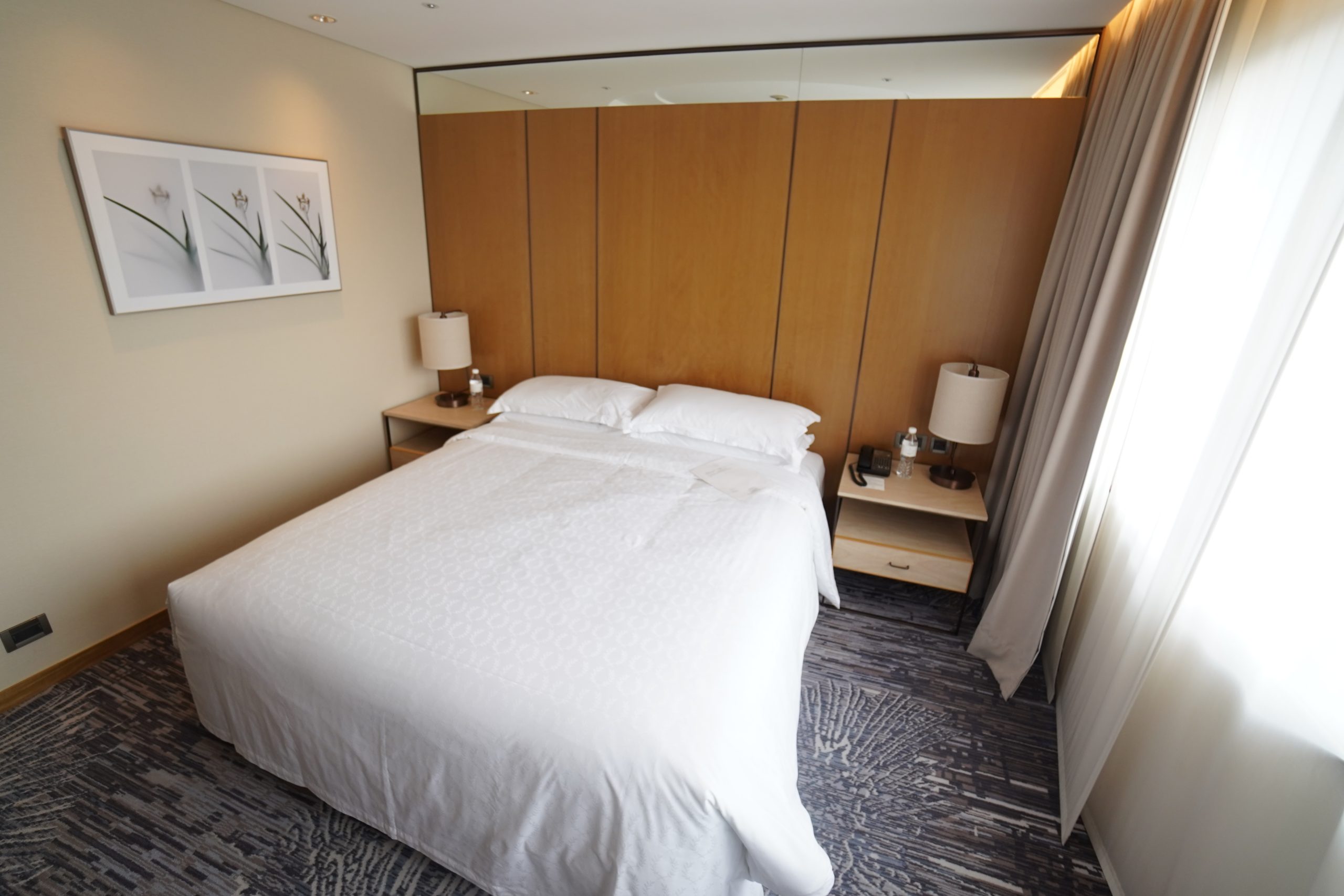 台北喜來登 Sheraton Grand Taipei 古早的來來飯店 政經核心距離北車最近的萬豪飯店：床鋪