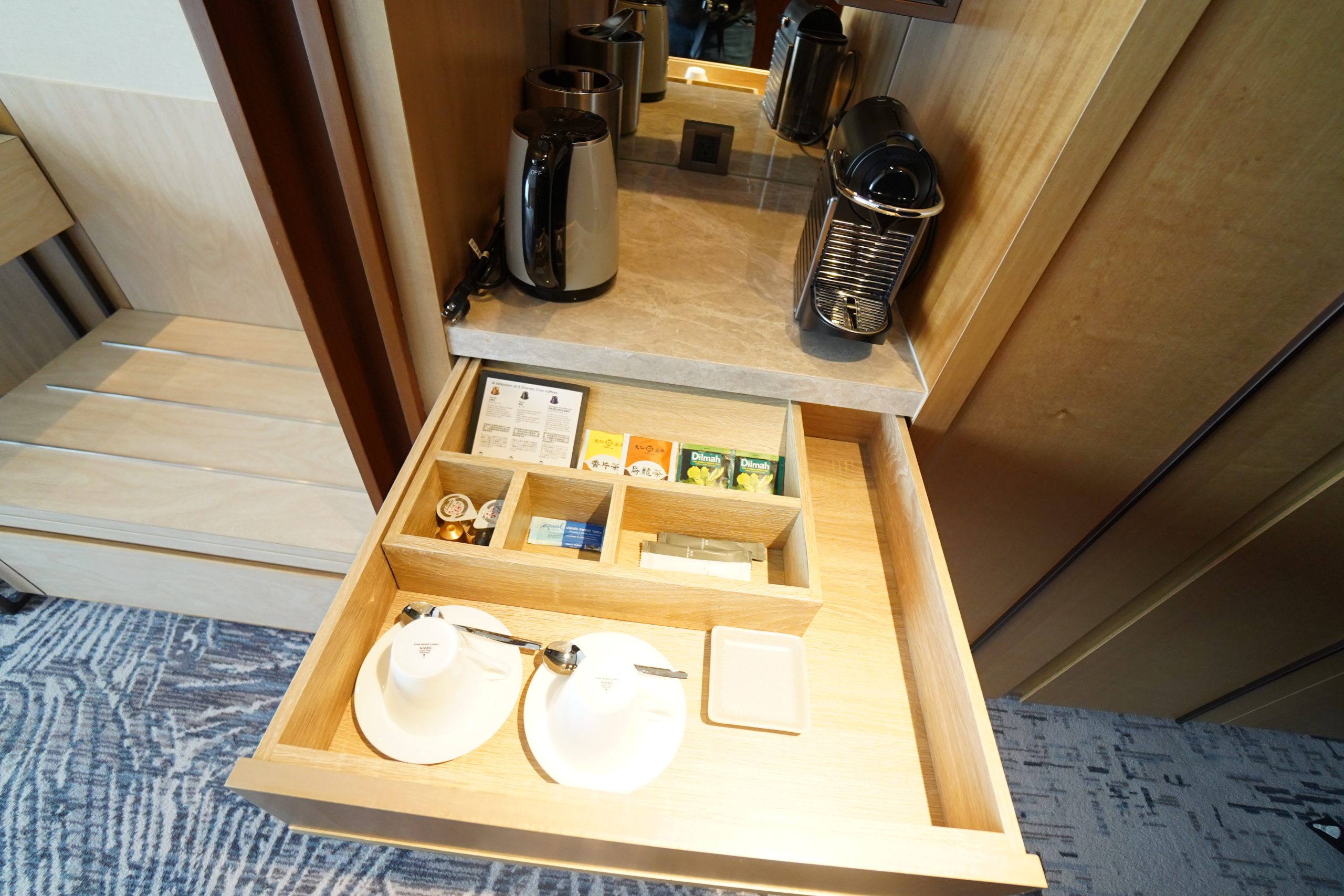 有無咖啡因的薄荷茶包