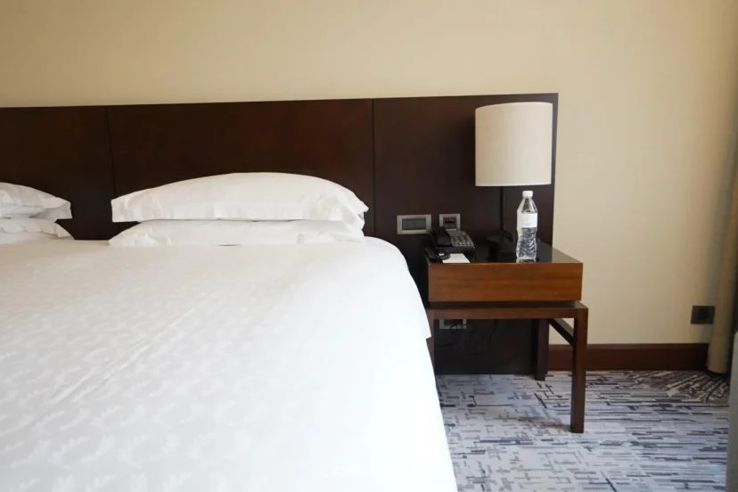 台北喜來登 Sheraton Grand Taipei 豪華特大床客房 - 這裡胡說 JL TALKS