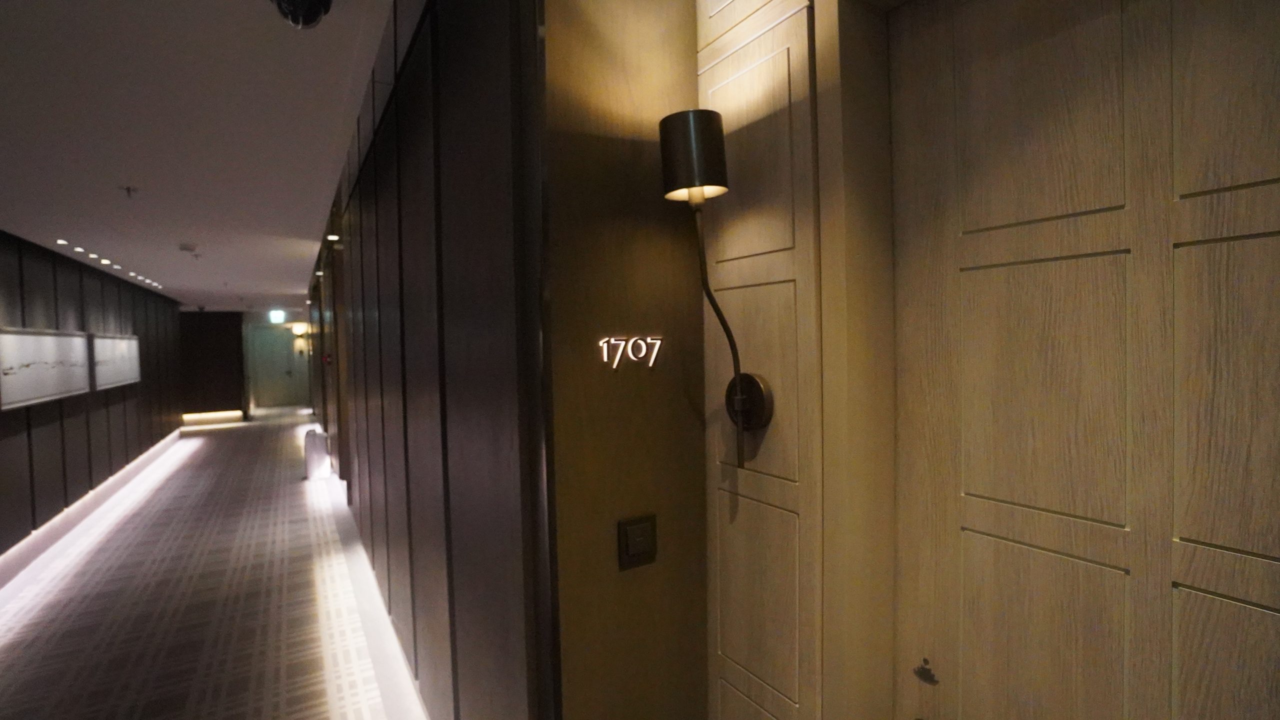 台北萬豪飯店 Marriott Taipei - 台灣最早的萬豪系統飯店 - 房間篇：飯店大廳外觀走廊