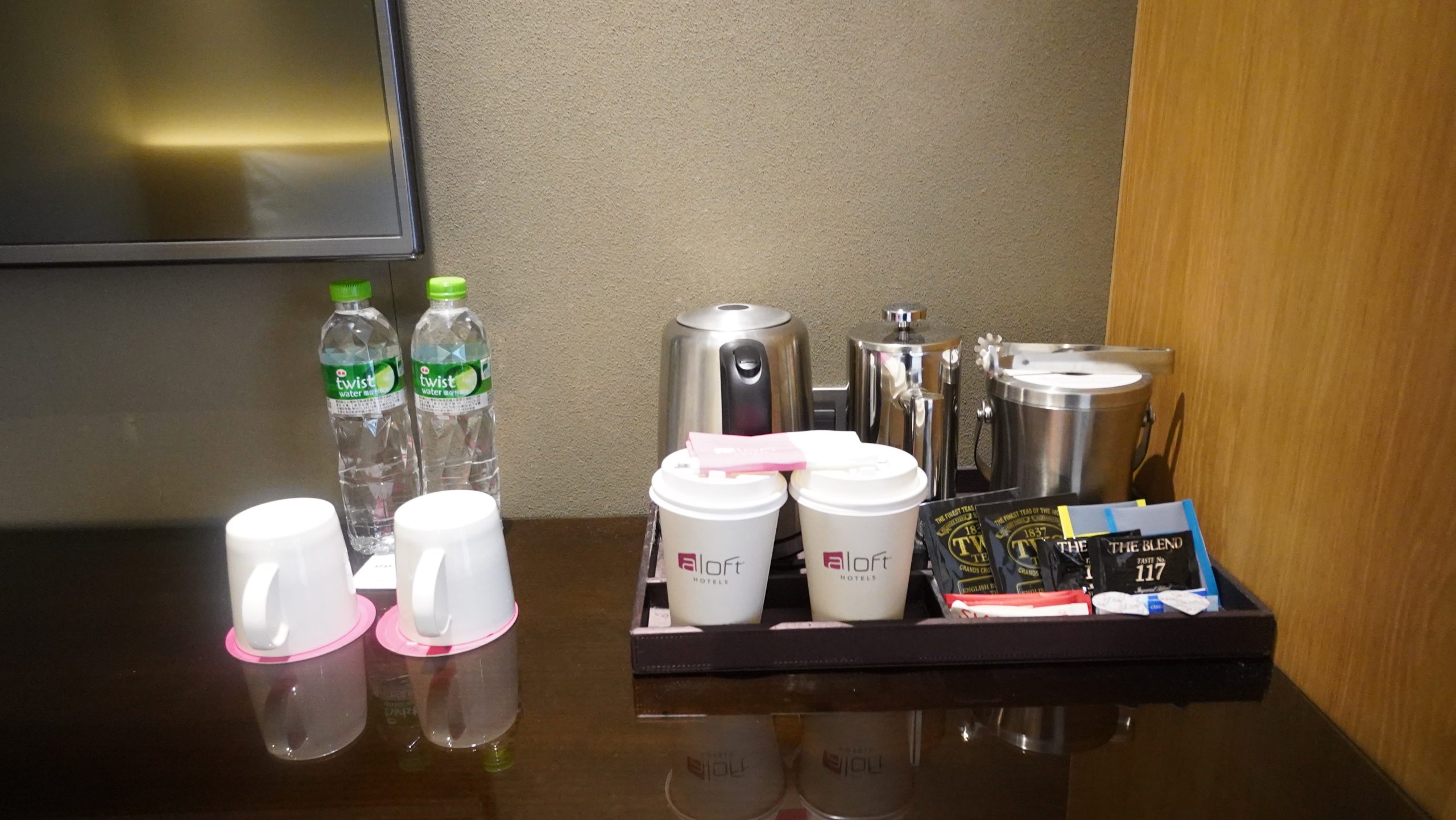 台北中山雅樂軒酒店 Aloft 噗通樂窩窗床角間（Splash Room） 走路就有米其林餐廳 輕時尚風：客房