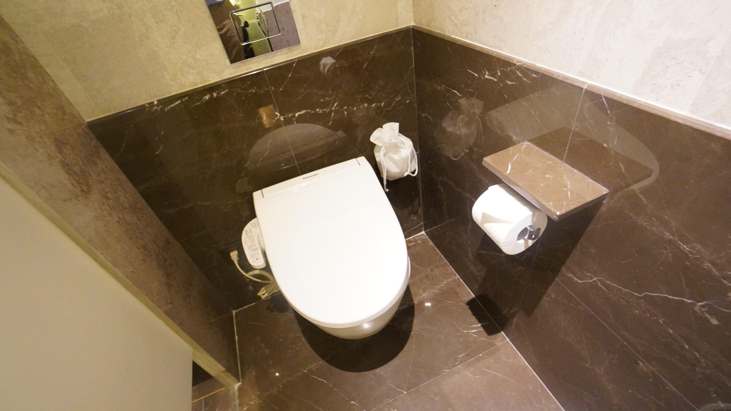台北萬豪飯店 Marriott Taipei - 台灣最早的萬豪系統飯店 - 房間篇：浴室