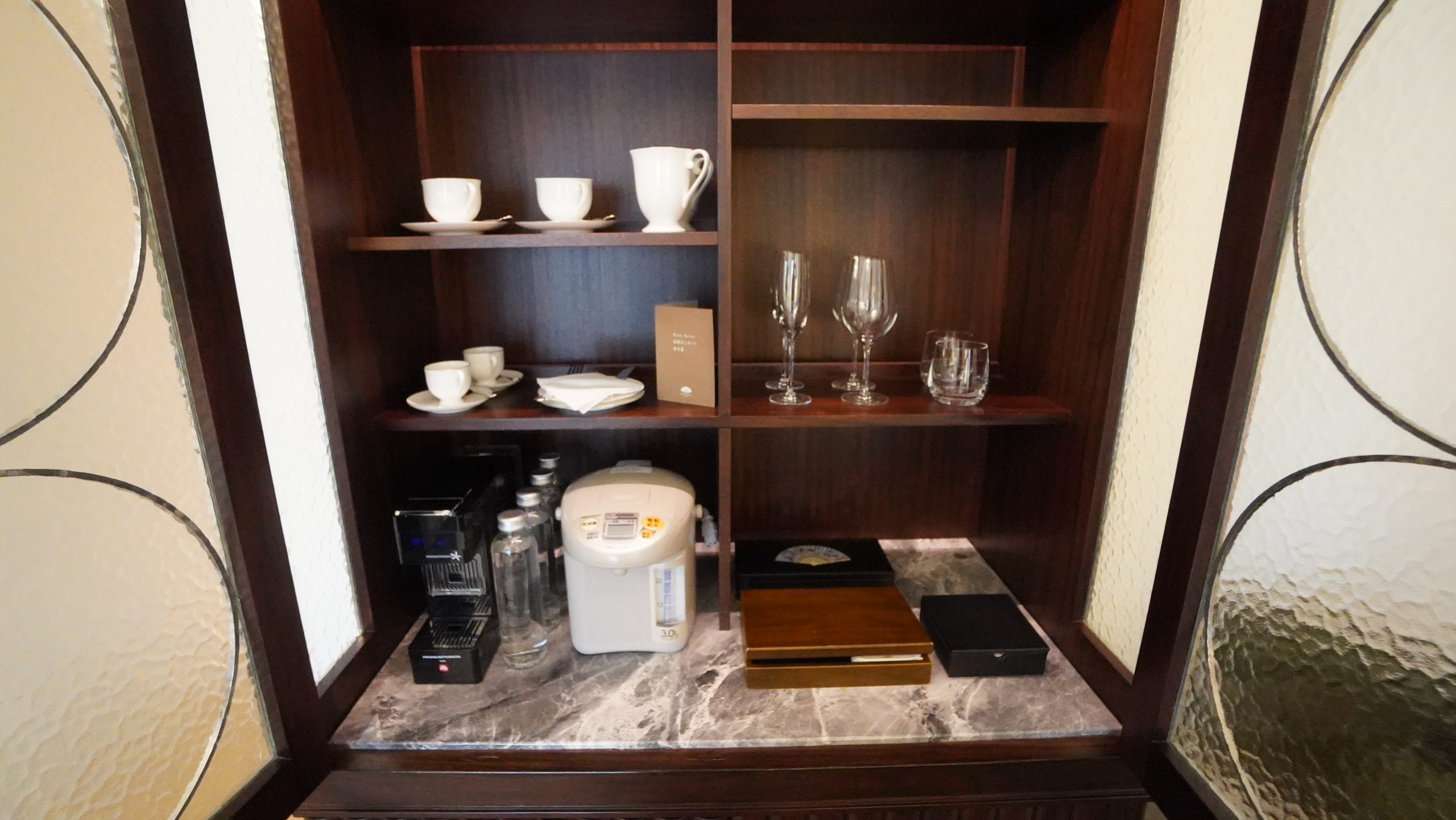 文華東方酒店 注重隱私 服務滿點 - 客房篇：MINI BAR