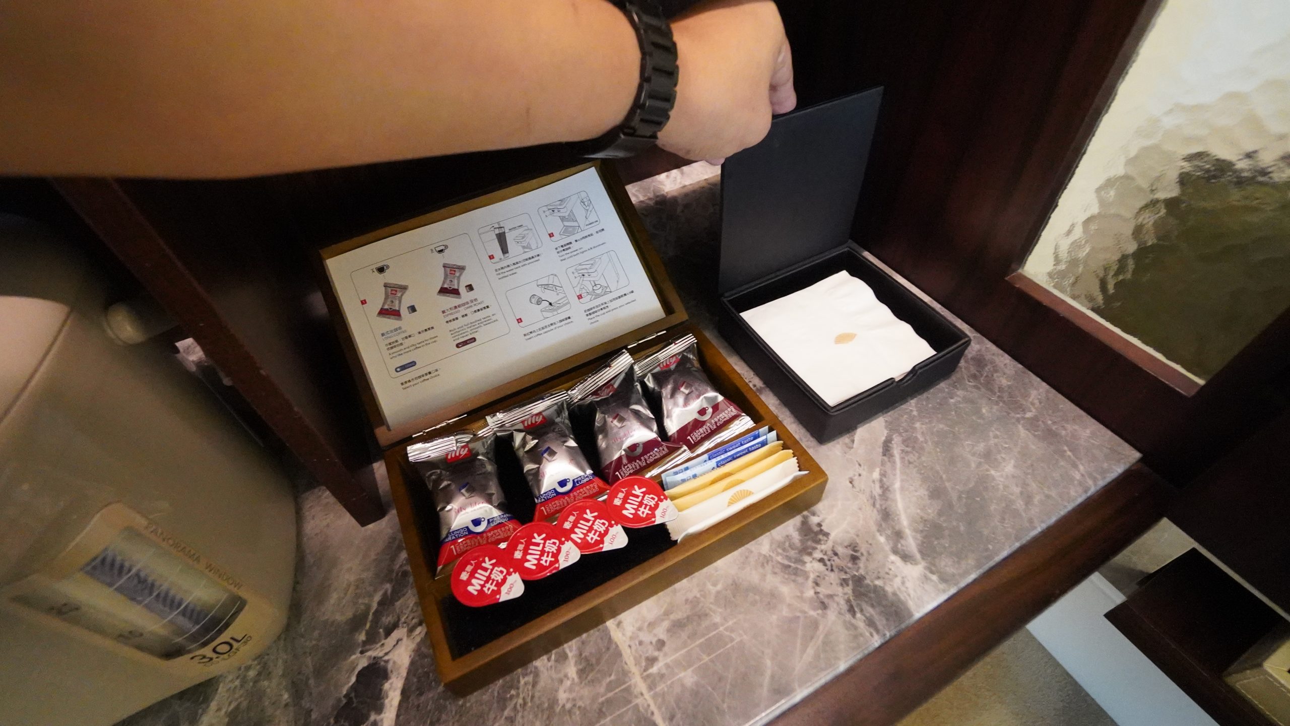 文華東方酒店 注重隱私 服務滿點 - 客房篇：MINI BAR