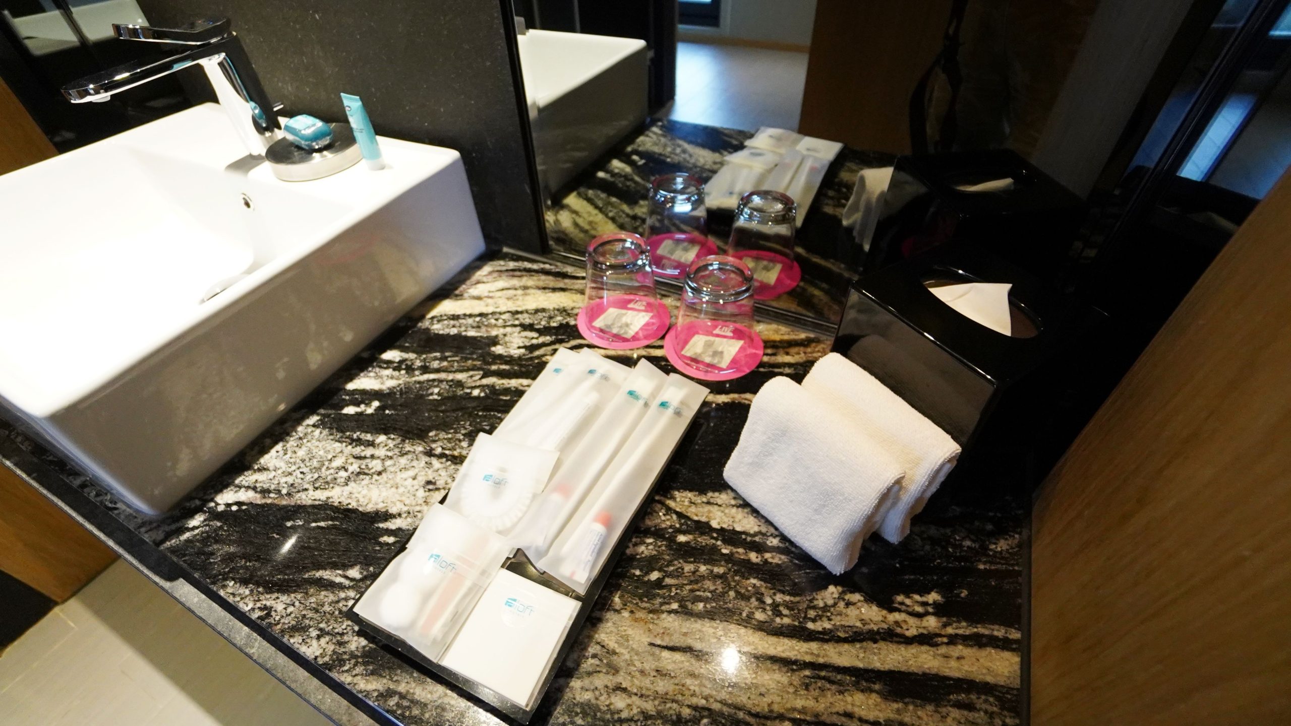 台北中山雅樂軒酒店 Aloft 二訪 快活樂窩單床（Aloft King Room） 輕時尚風：浴室區域