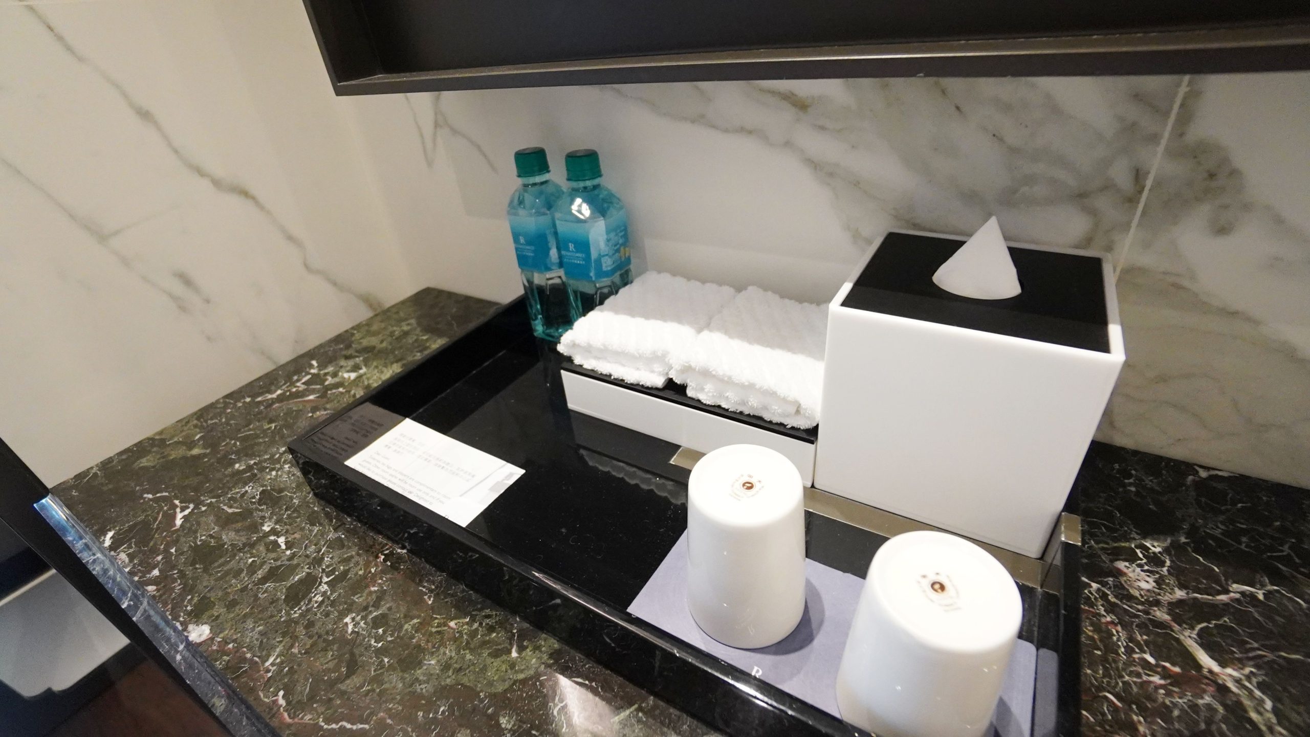 士林萬麗酒店 充滿蝴蝶與玫瑰光影的清奢酒店：浴室空間