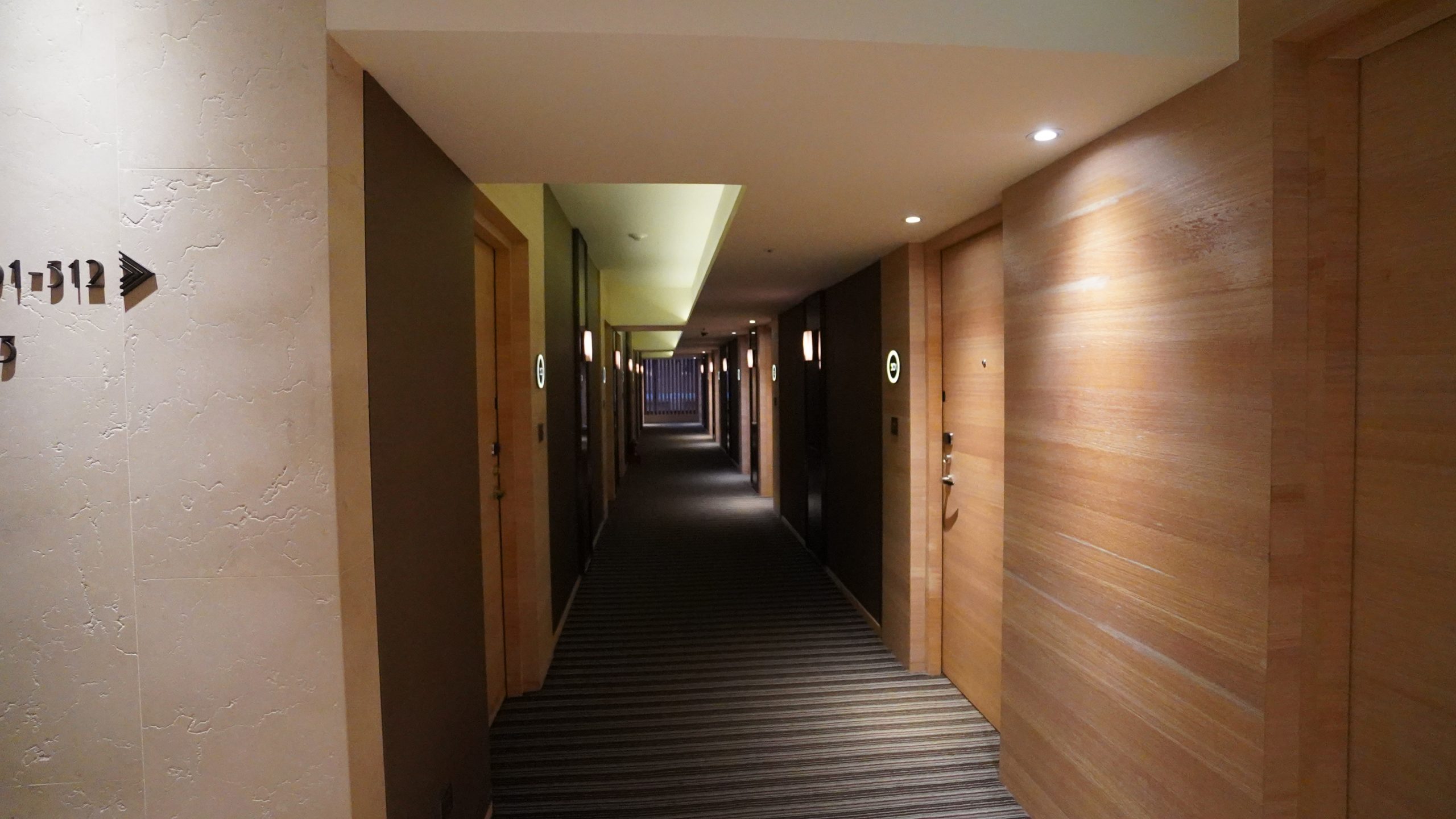 和逸飯店 Cozzi Hotel 忠孝館 - 設計跟服務很像日系商務酒店 善導寺站 - 這裡胡說 JL TALKS