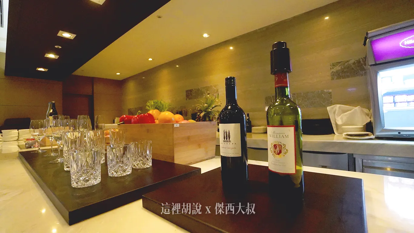 喝酒不開車開車不喝酒，未滿十八歲請勿飲酒