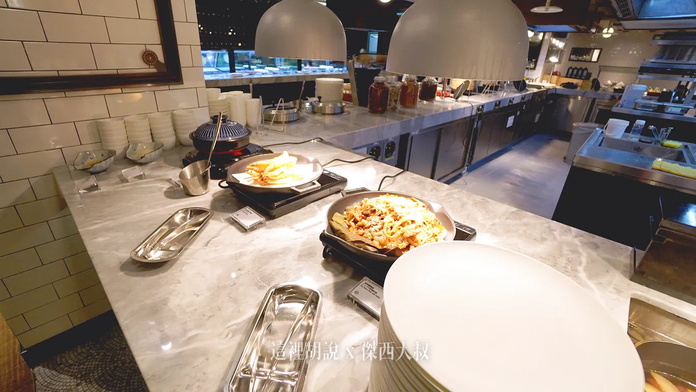 JR 東日本大飯店 日系外加三把金鑰匙的精緻服務：柏麗安自助餐廳：晚餐