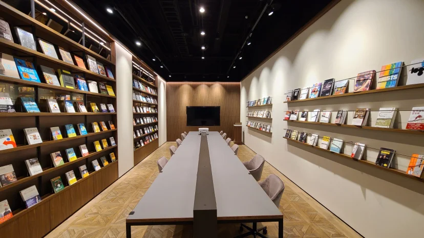 蔦屋書店行動辨公室 松山車站SAHRE LOUNGE - 這裡胡說 JL TALKS 蔦屋書店行動辨公室 松山車站SAHRE LOUNGE - 這裡胡說 JL TALKS