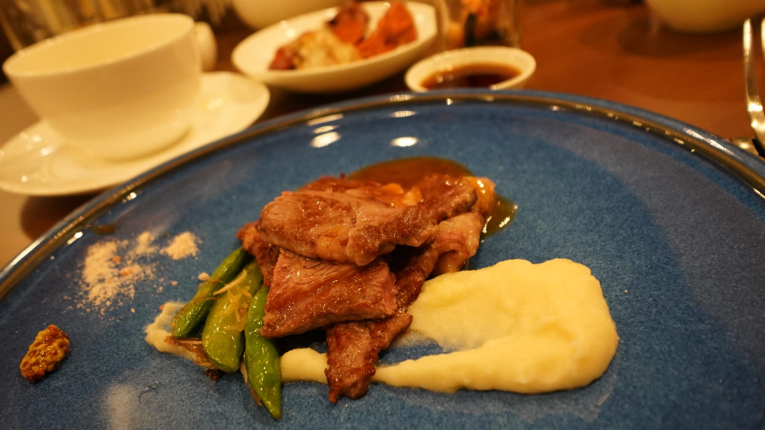 牛排則是現點現煎，選用美國CHOICE等級肉品