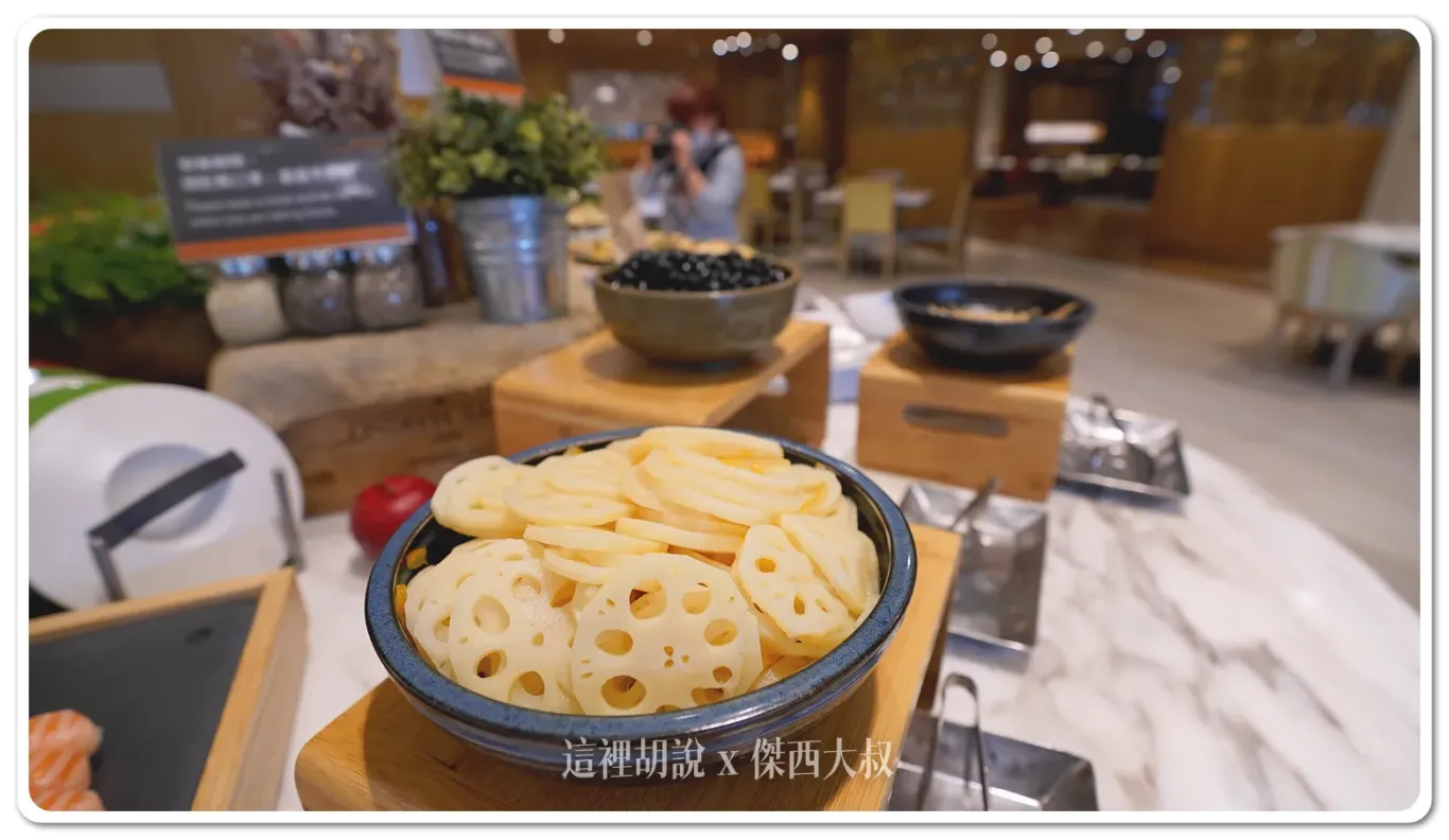 南港六福萬怡敘日中餐廳 敘日海鮮季 專給螃蟹海鮮控:開餐前的餐台,快速掃描一下有什麼菜色 南港六福萬怡敘日中餐廳 敘日海鮮季 專給螃蟹海鮮控:開餐前的餐台,快速掃描一下有什麼菜色