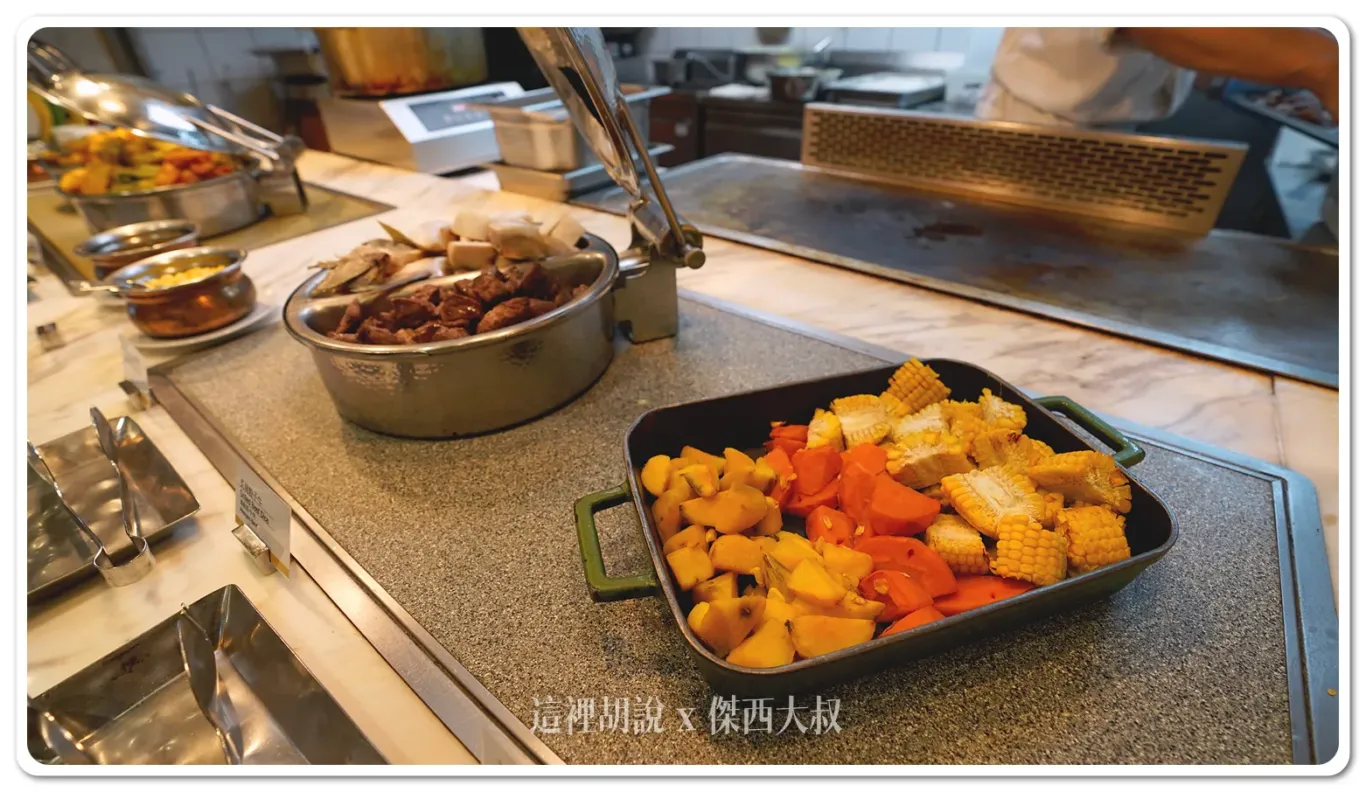 南港六福萬怡敘日中餐廳 敘日海鮮季 專給螃蟹海鮮控:開餐前的餐台,快速掃描一下有什麼菜色 南港六福萬怡敘日中餐廳 敘日海鮮季 專給螃蟹海鮮控:開餐前的餐台,快速掃描一下有什麼菜色