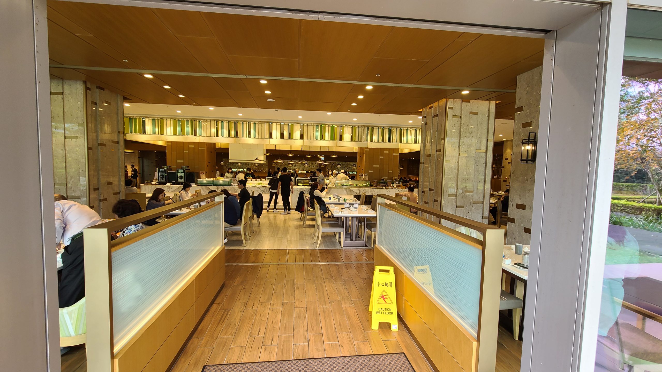 南港六福萬怡敘日中餐廳 敘日海鮮季 專給螃蟹海鮮控:敘日中餐廳用餐環境 南港六福萬怡敘日中餐廳 敘日海鮮季 專給螃蟹海鮮控:敘日中餐廳用餐環境