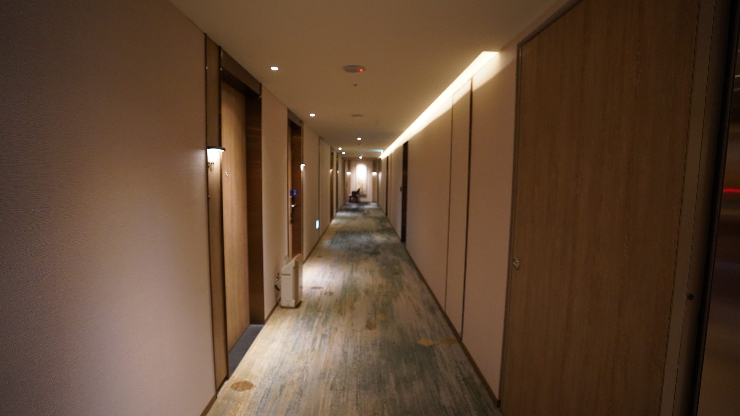 台北中山：九昱希爾頓逸林酒店 DoubleTree by Hilton Taipei Zhongshan 想把這組TOTO花灑搬回家：飯店外觀位置