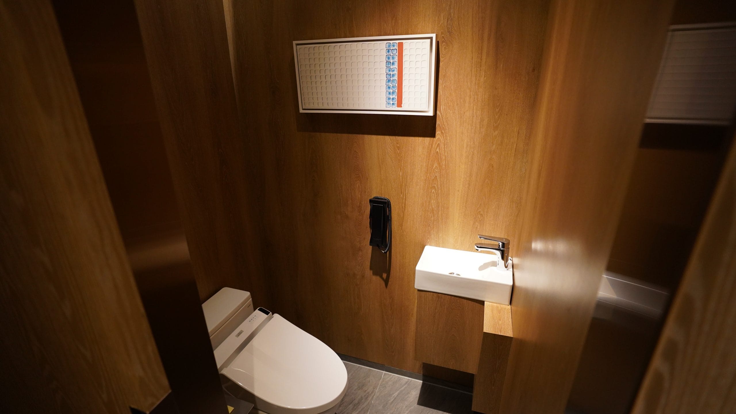 台北中山：九昱希爾頓逸林酒店 DoubleTree by Hilton Taipei Zhongshan 想把這組TOTO花灑搬回家：房間大致外觀