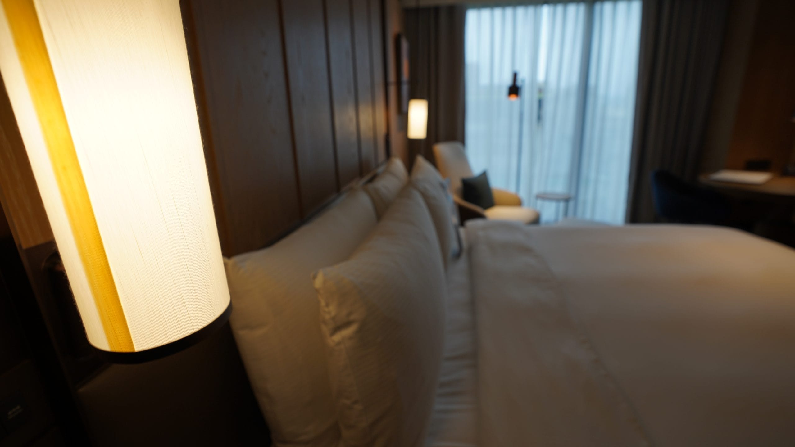 台北中山：九昱希爾頓逸林酒店 DoubleTree by Hilton Taipei Zhongshan 想把這組TOTO花灑搬回家：房間/床頭/床墊