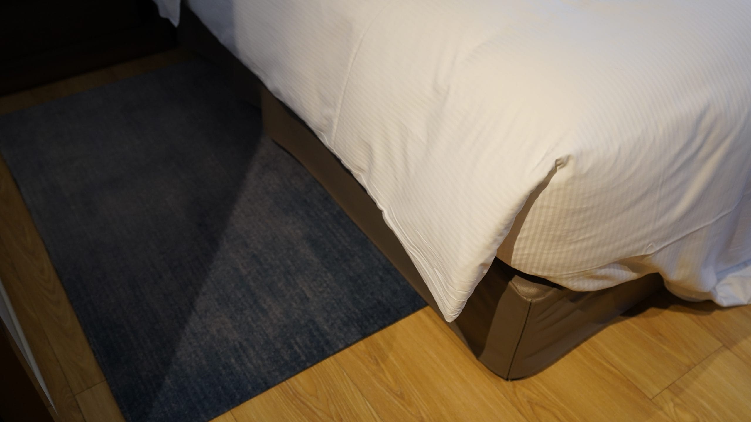 台北中山：九昱希爾頓逸林酒店 DoubleTree by Hilton Taipei Zhongshan 想把這組TOTO花灑搬回家：房間/床頭/床墊