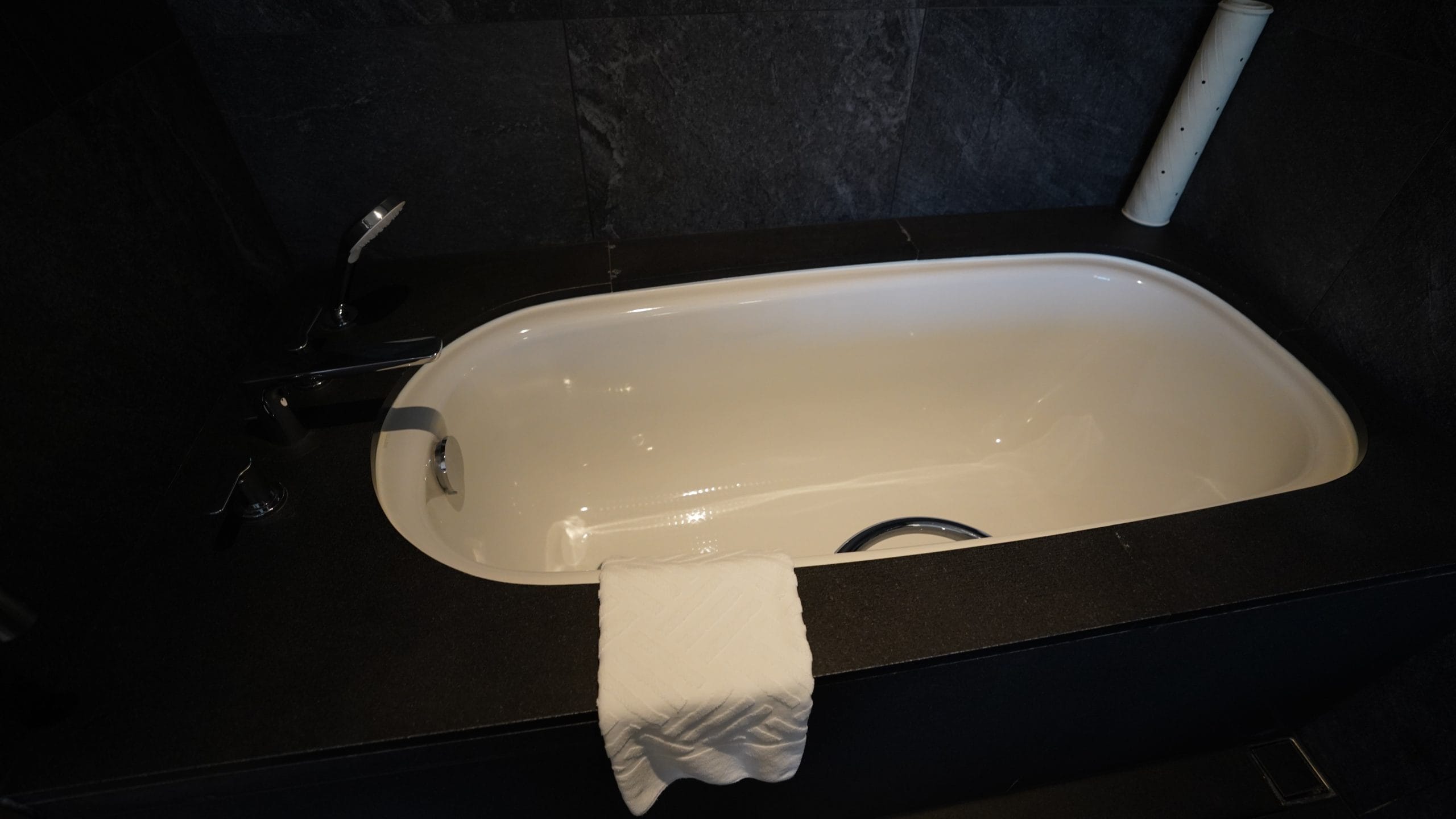 台北中山：九昱希爾頓逸林酒店 DoubleTree by Hilton Taipei Zhongshan 想把這組TOTO花灑搬回家：浴室