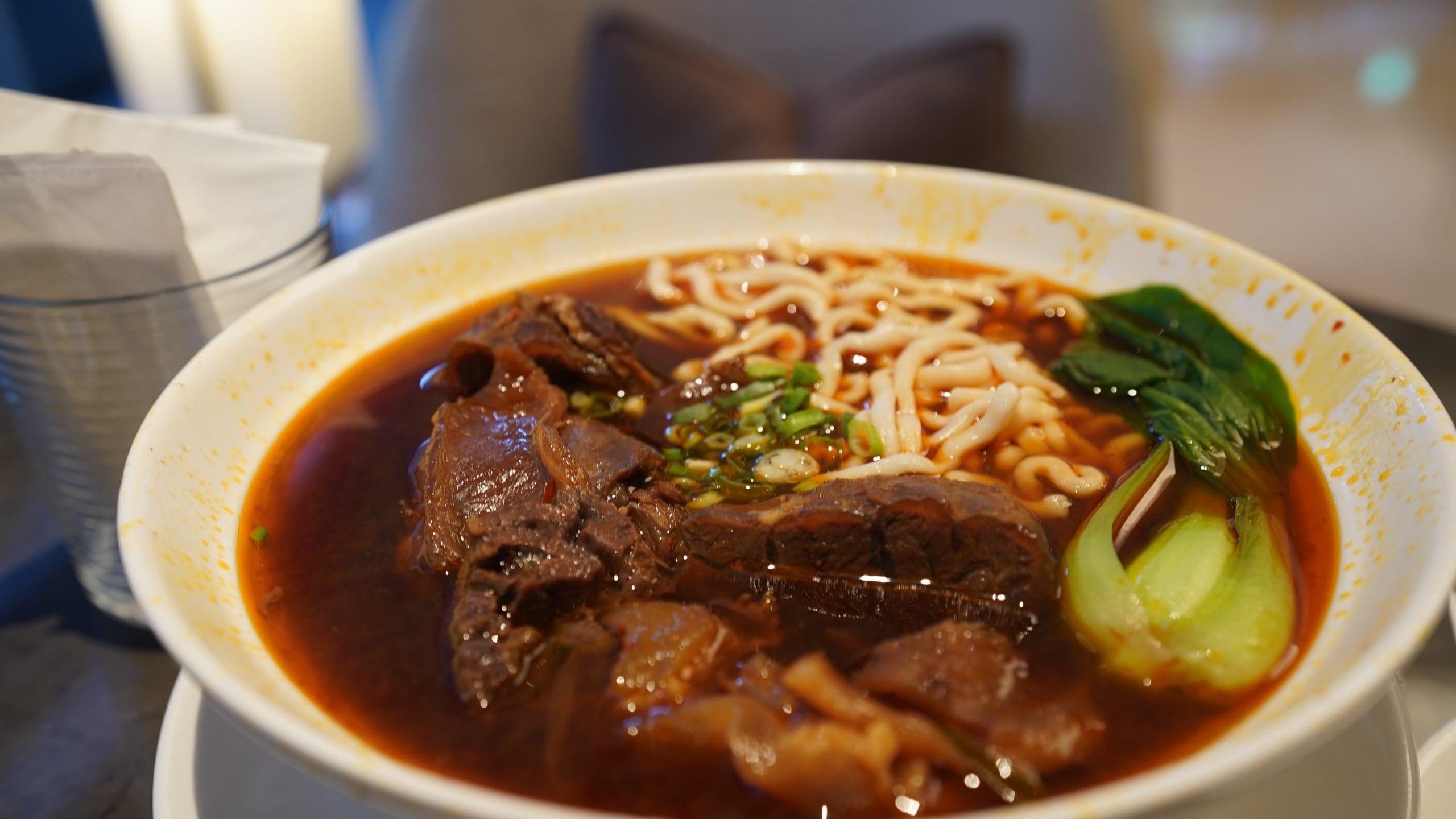 台北中山：九昱希爾頓逸林酒店 DoubleTree by Hilton Taipei Zhongshan 想把這組TOTO花灑搬回家：餐廳的牛肉麵跟滷味